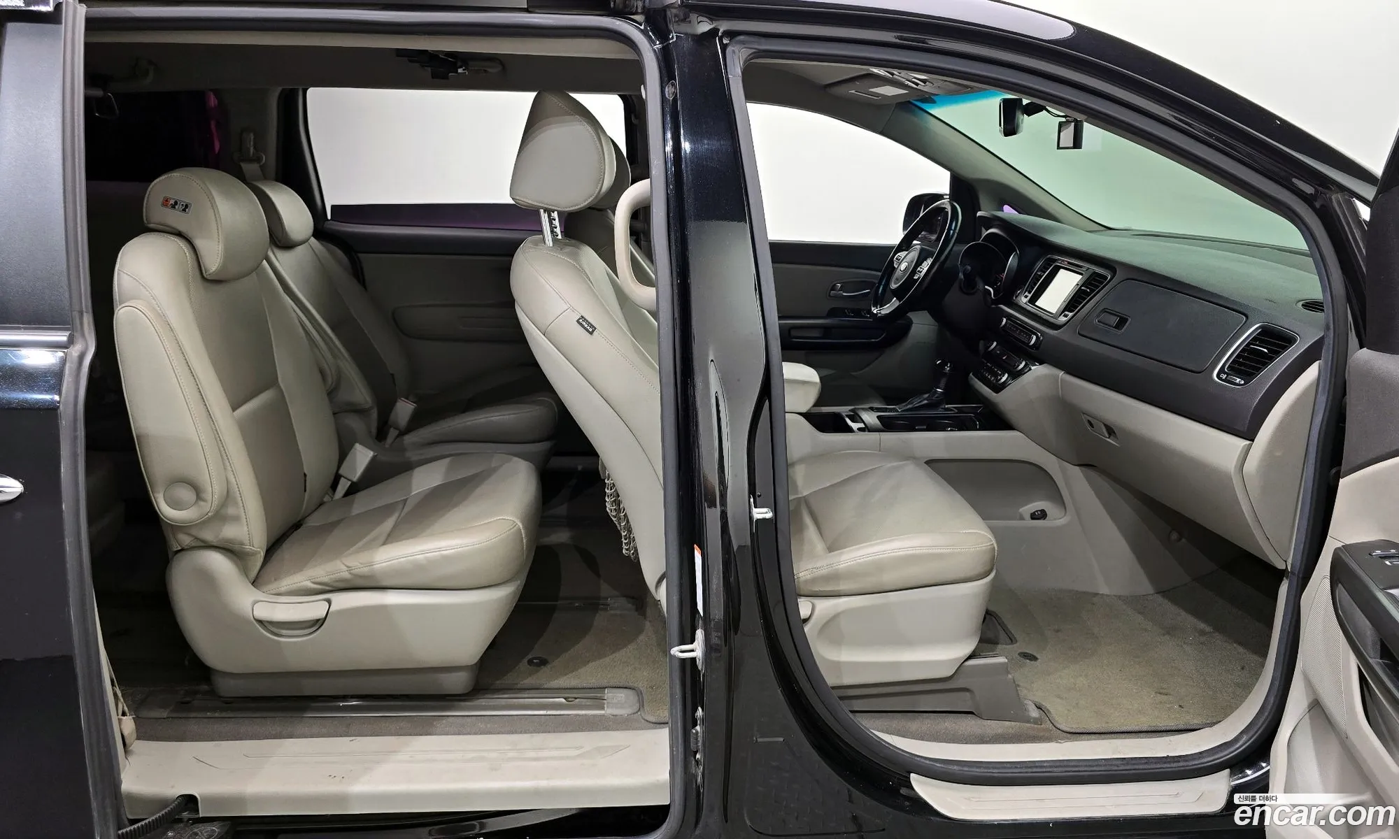 Kia Carnival 2014 — 12