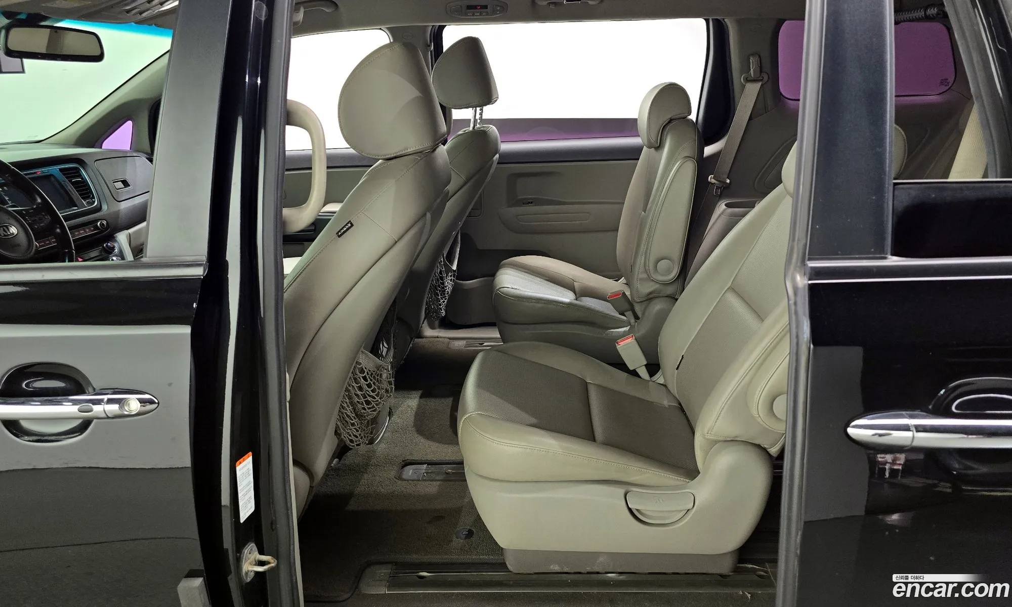 Kia Carnival 2014 — 11