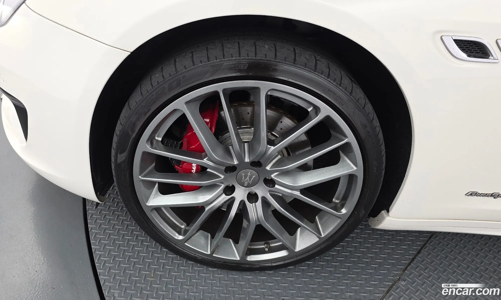 Maserati Quattroporte 2018 ZAM56YRG4J1290799 — 19