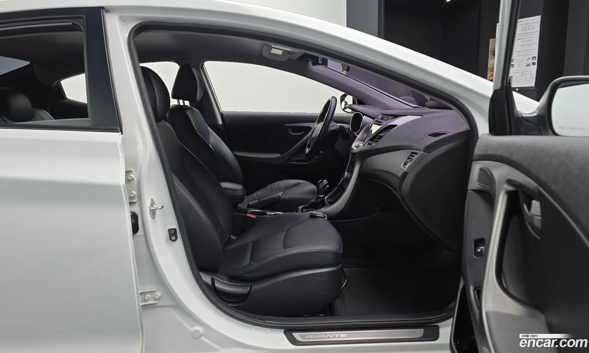 Hyundai Elantra 2015 — 12