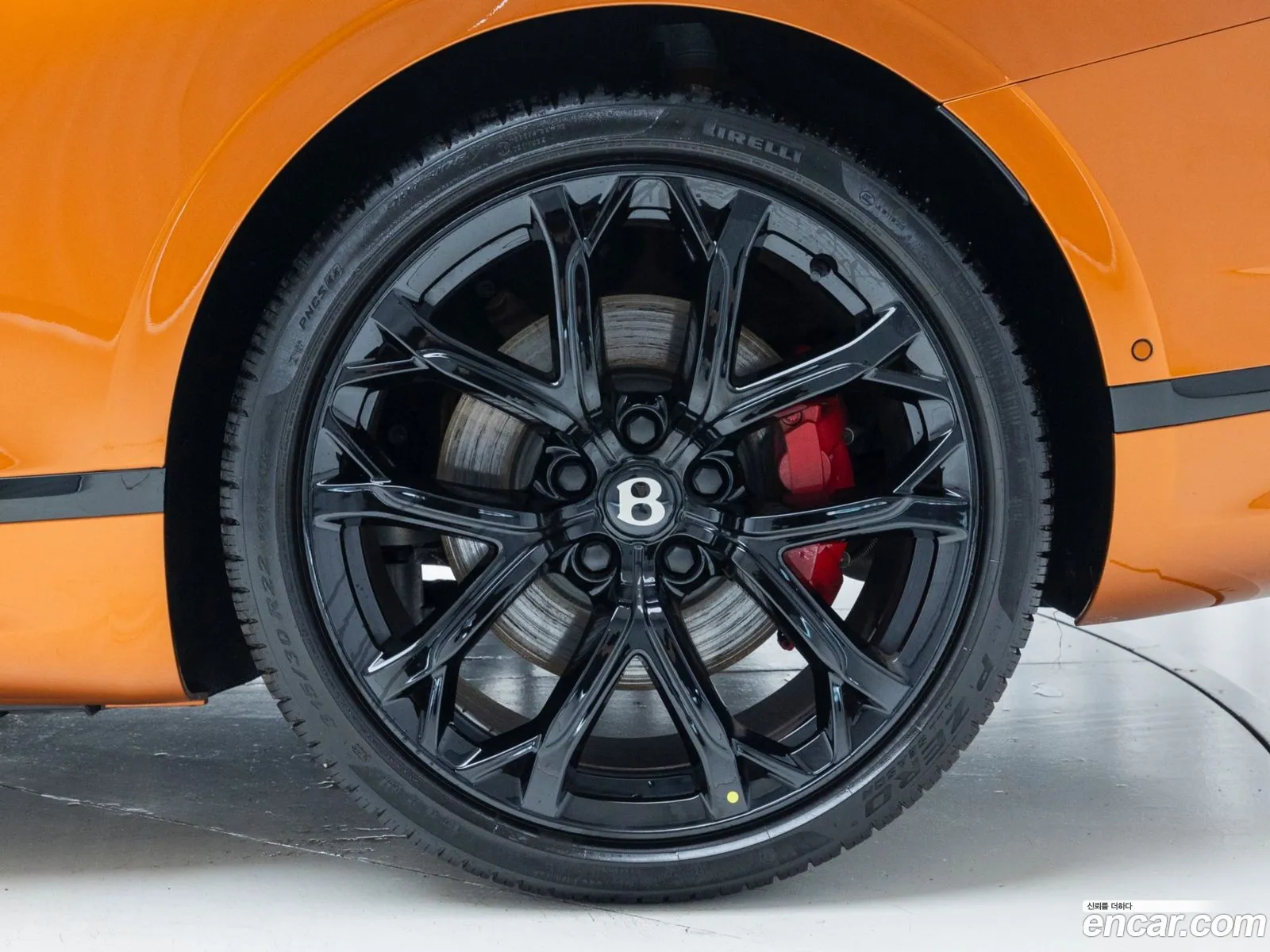 Bentley Continental GT 2024 — 17
