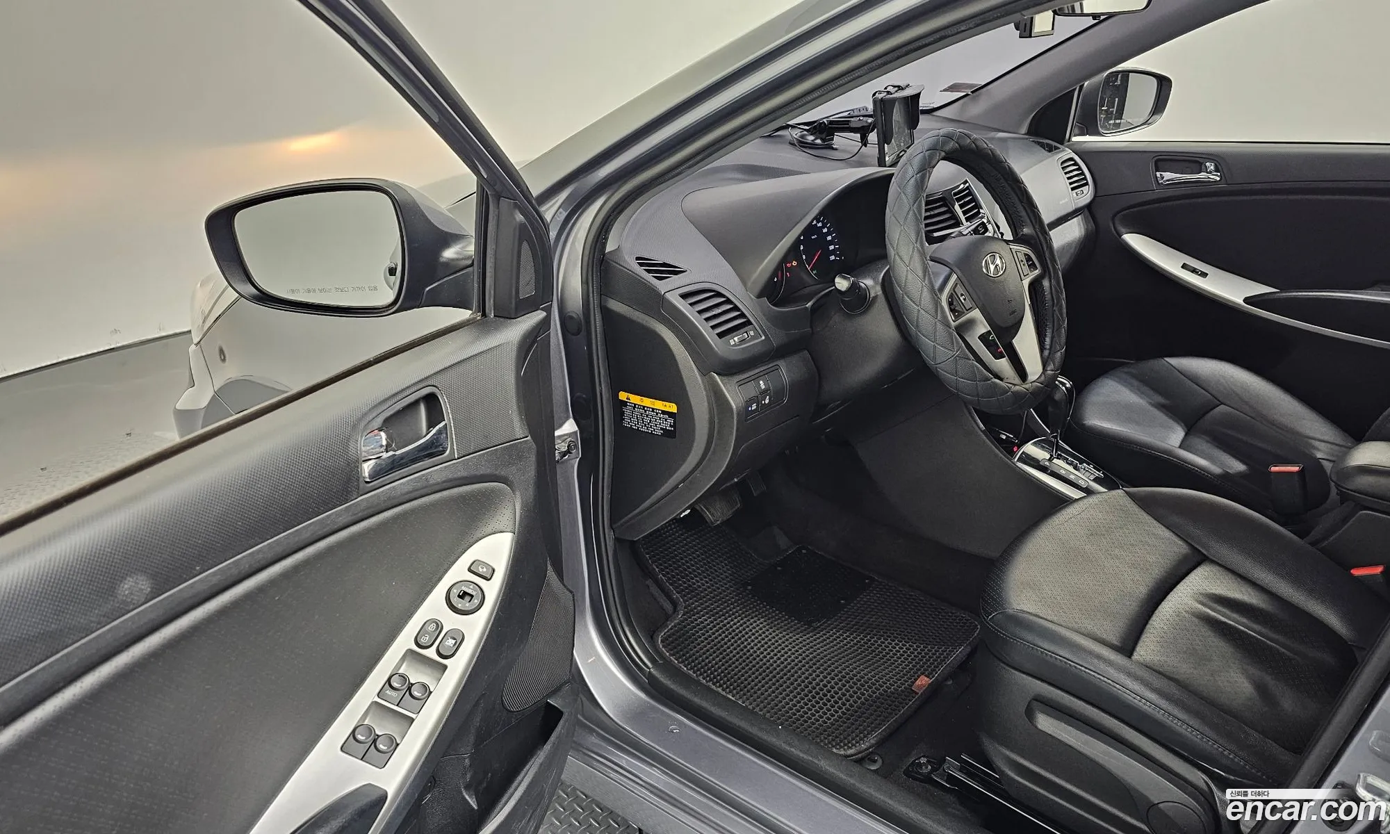 Hyundai Accent 2013 — 17