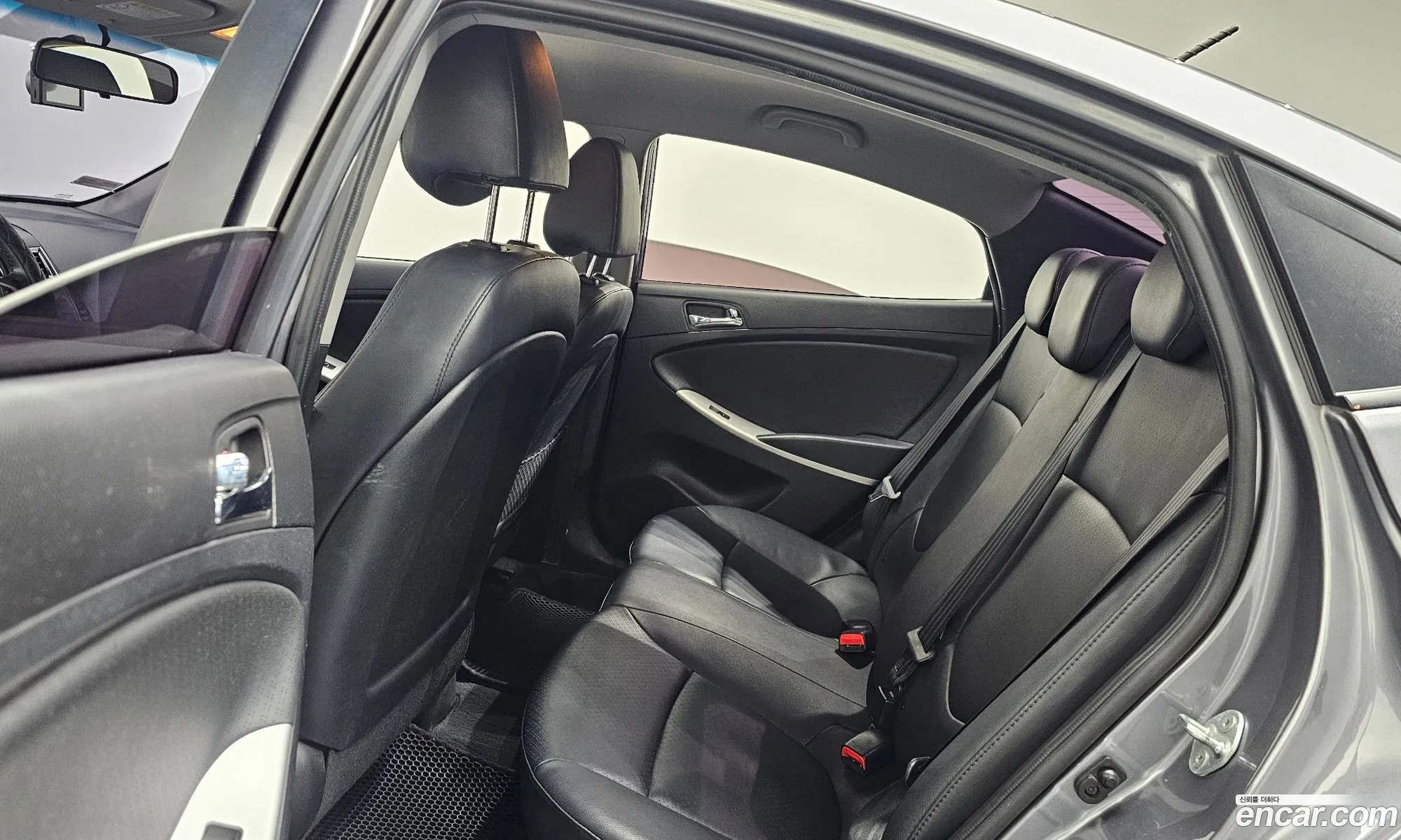 Hyundai Accent 2013 — 20