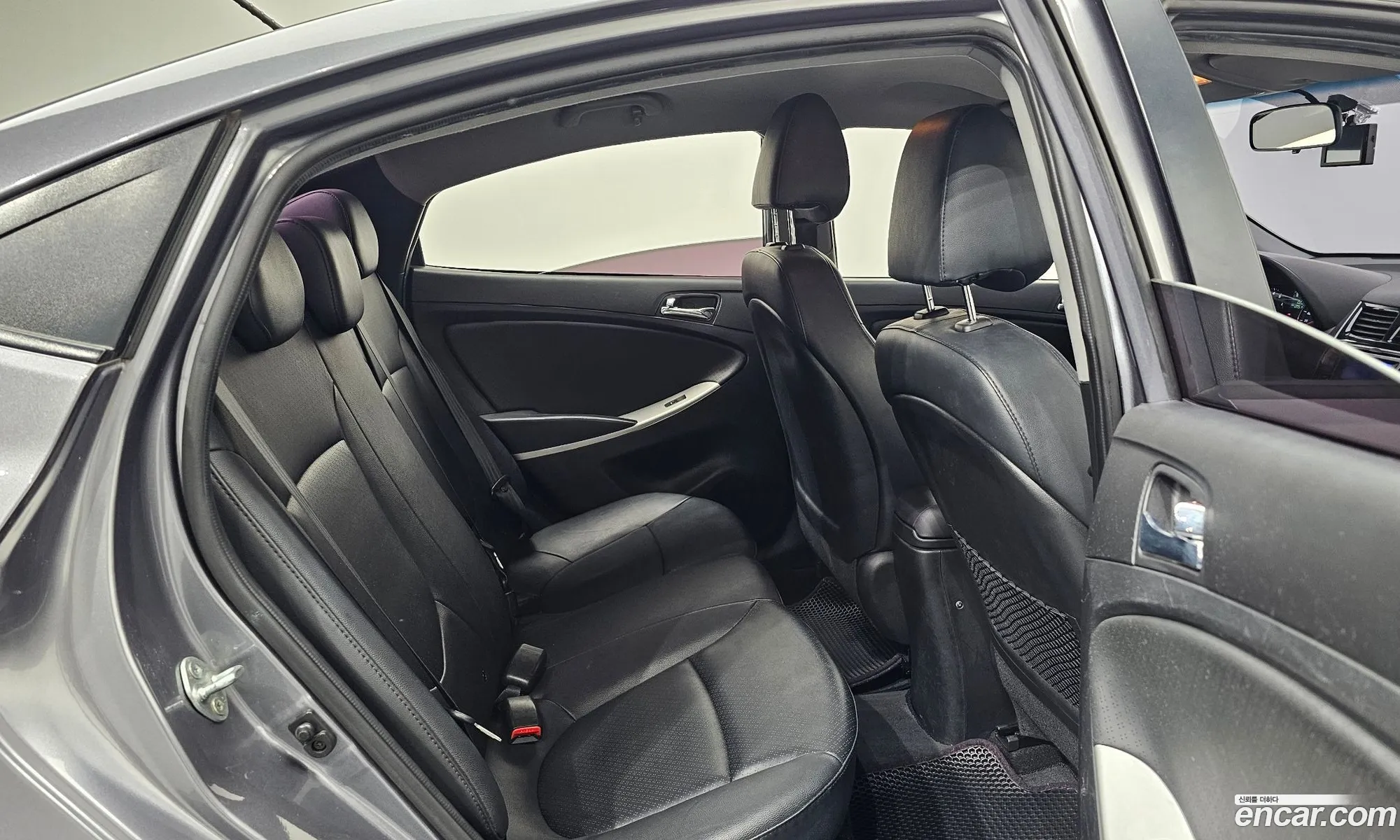 Hyundai Accent 2013 — 10