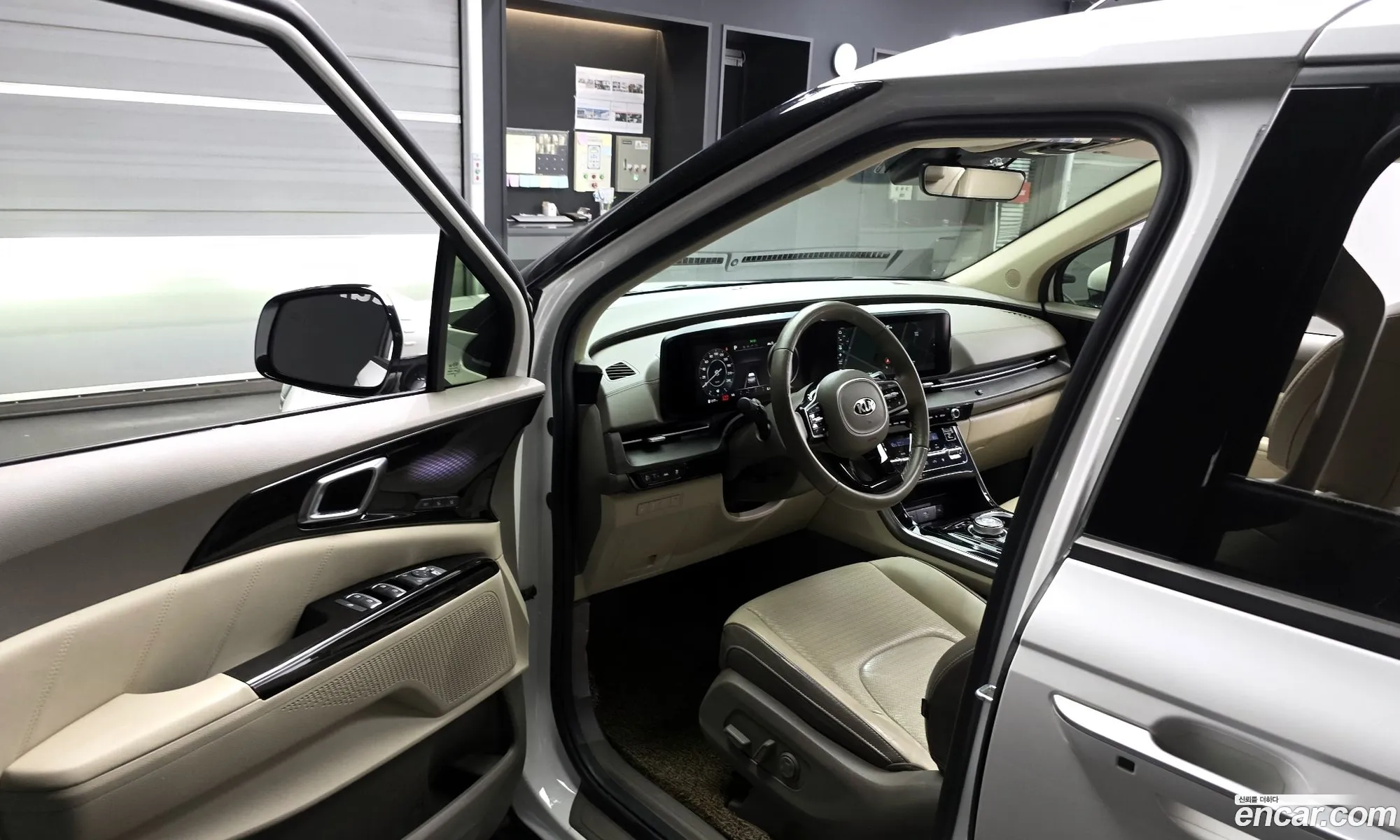 Kia Carnival 2020 KNANE81BBMS015837 — 3