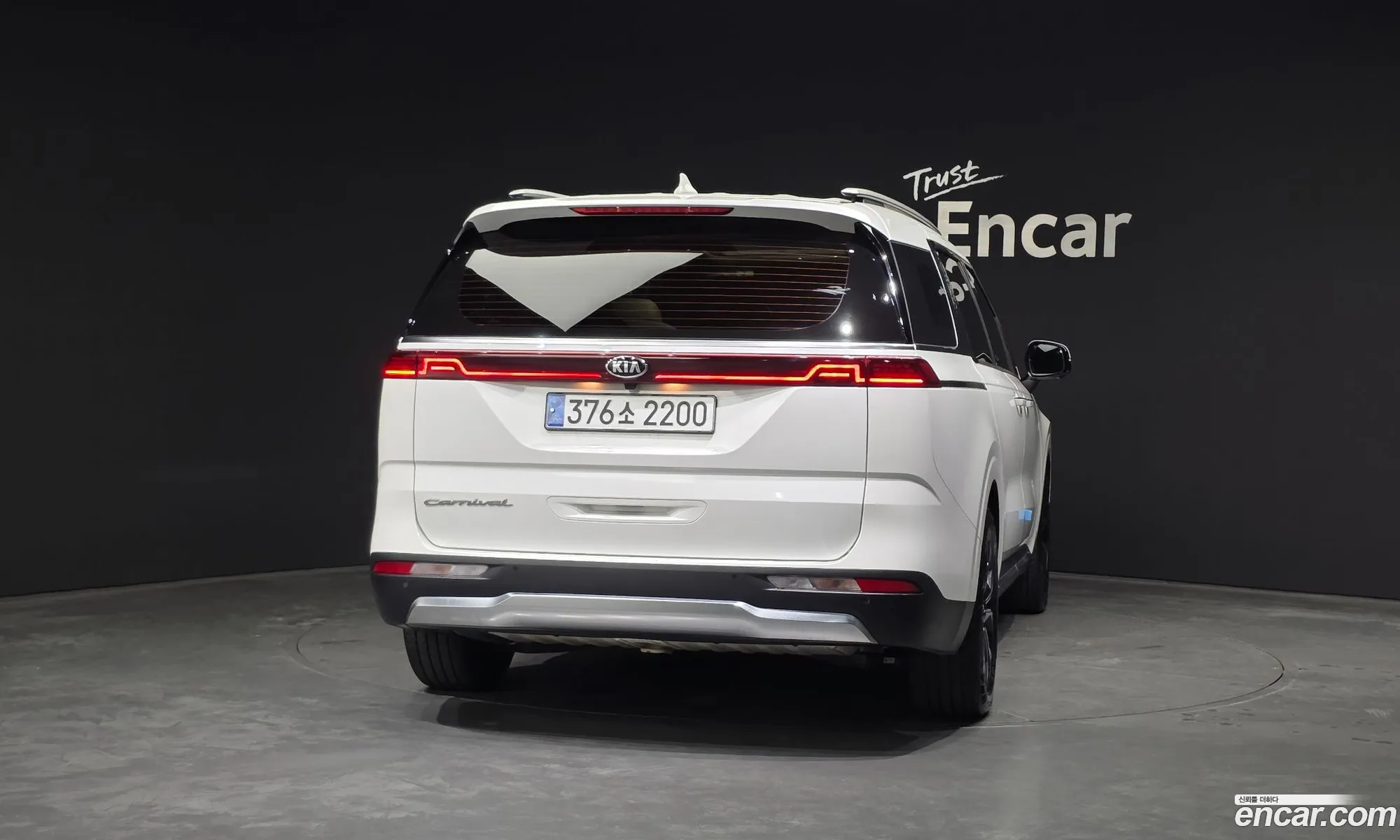 Kia Carnival 2020 KNANE81BBMS015837 — 18