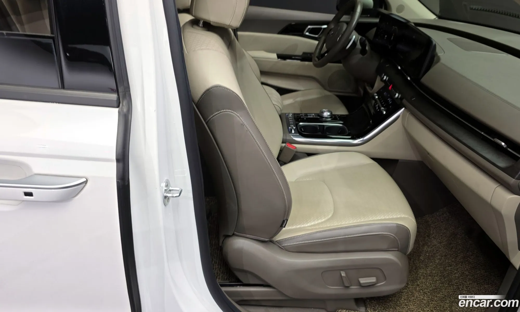 Kia Carnival 2020 KNANE81BBMS015837 — 17