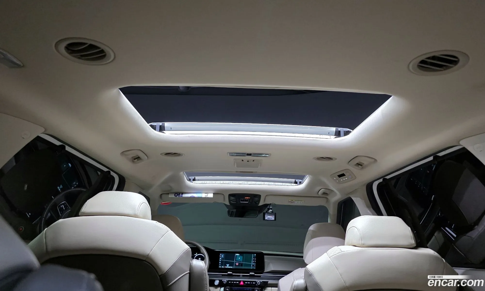 Kia Carnival 2020 KNANE81BBMS015837 — 11