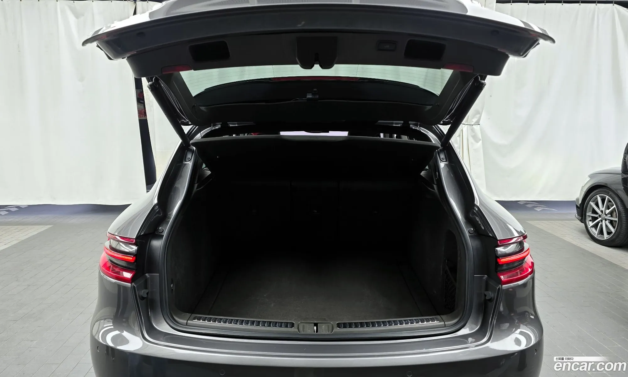 Porsche Macan 2015 WP1AB2A52FLB72136 — 18