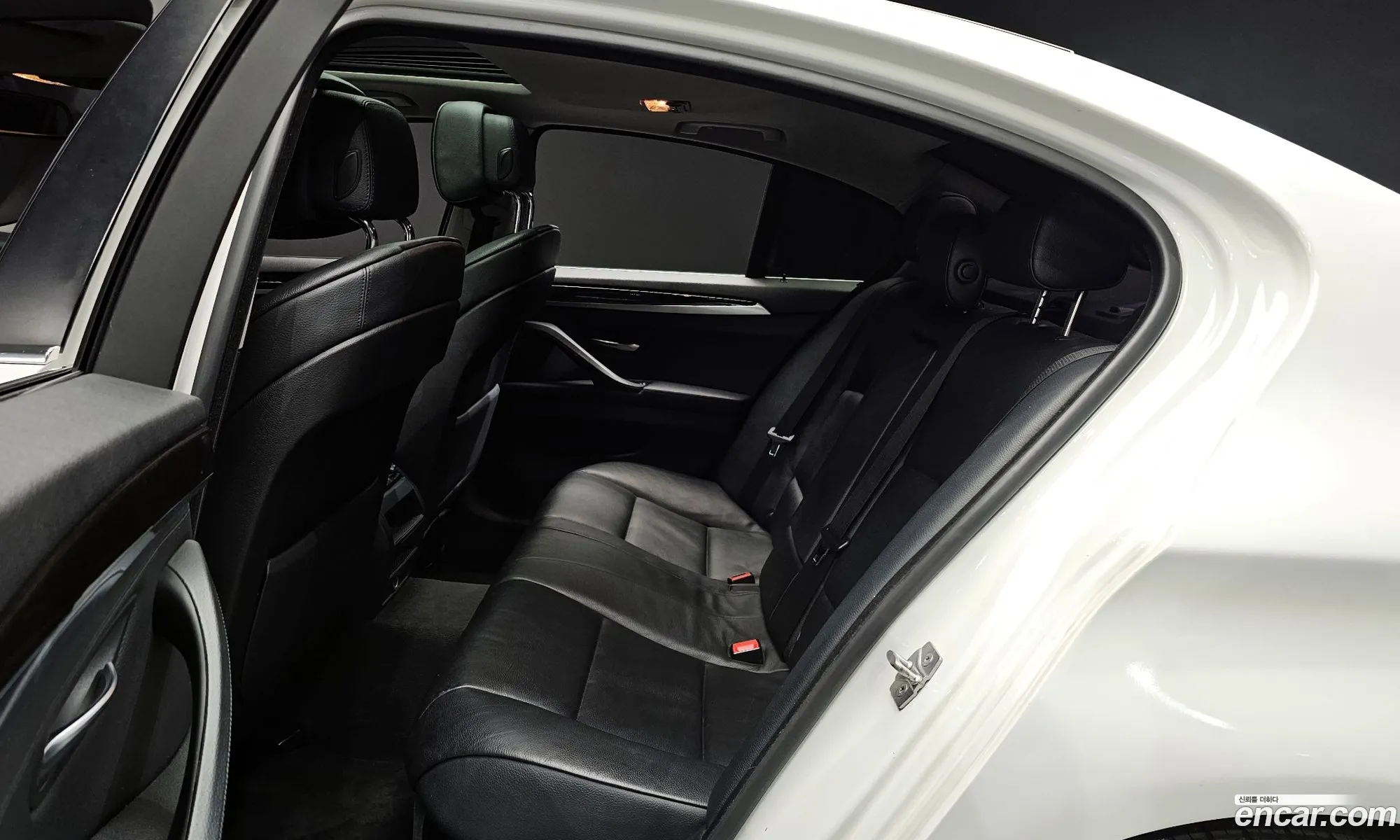 BMW 5 Series 2011 WBAFW1105BC664158 — 11