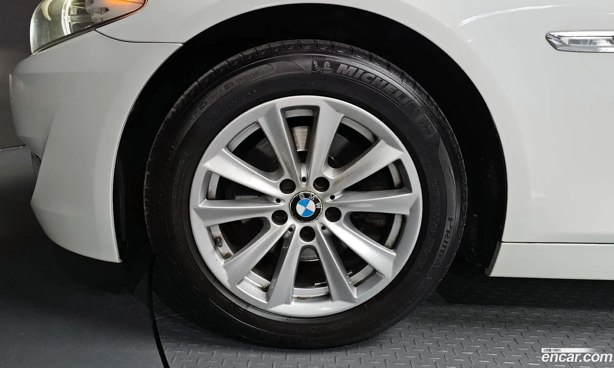 BMW 5 Series 2011 WBAFW1105BC664158 — 19