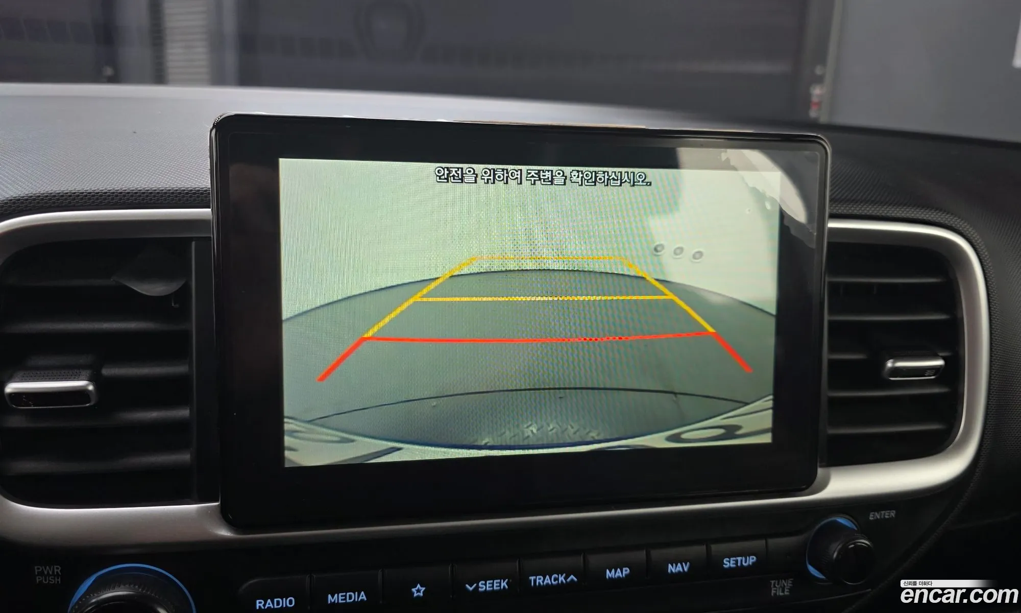 Hyundai Venue 2019 — 14