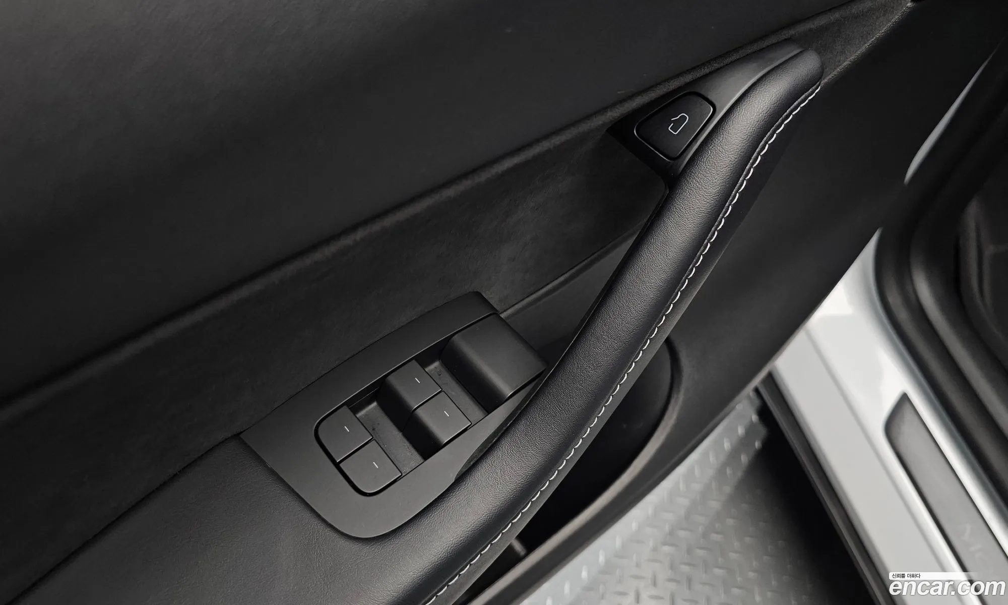 Tesla Model Y 2022 — 16