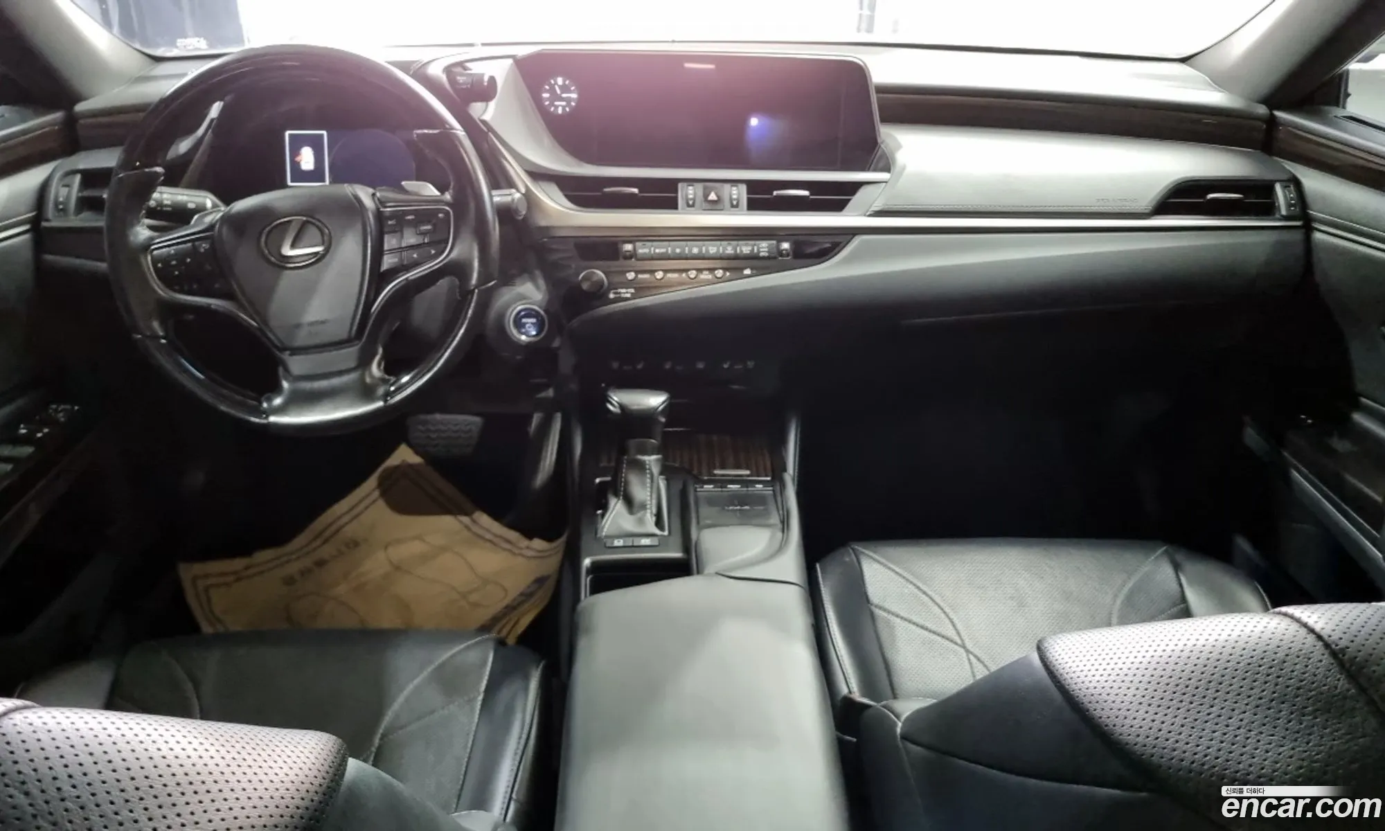 Lexus ES300h 7th Gen 2018 — 9