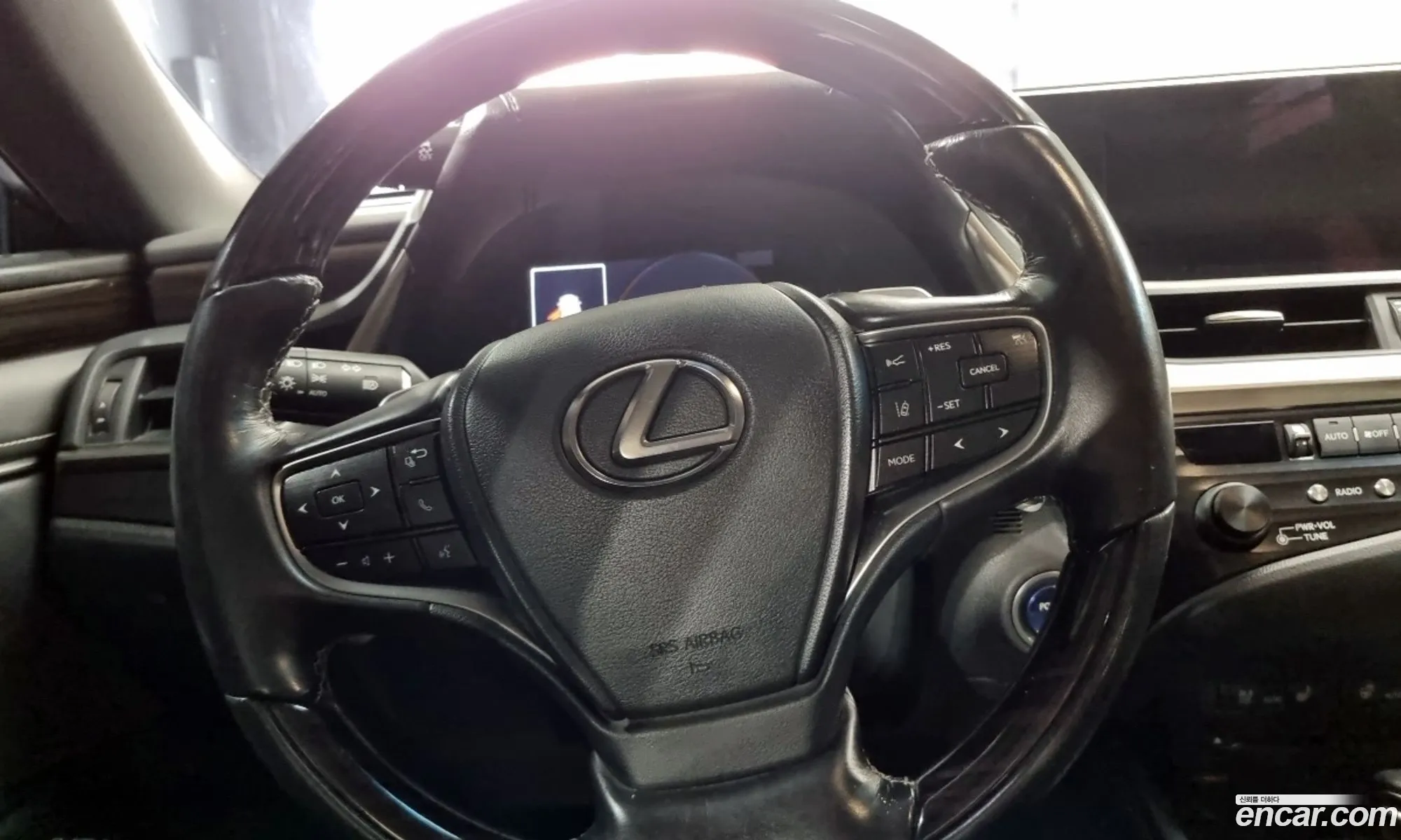 Lexus ES300h 7th Gen 2018 — 8