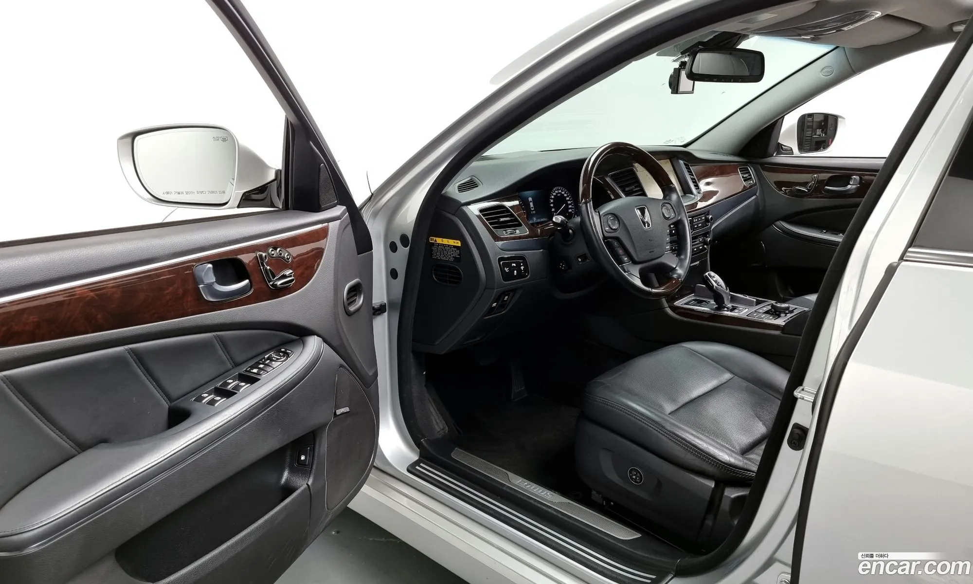 Hyundai Equus 2013 — 15