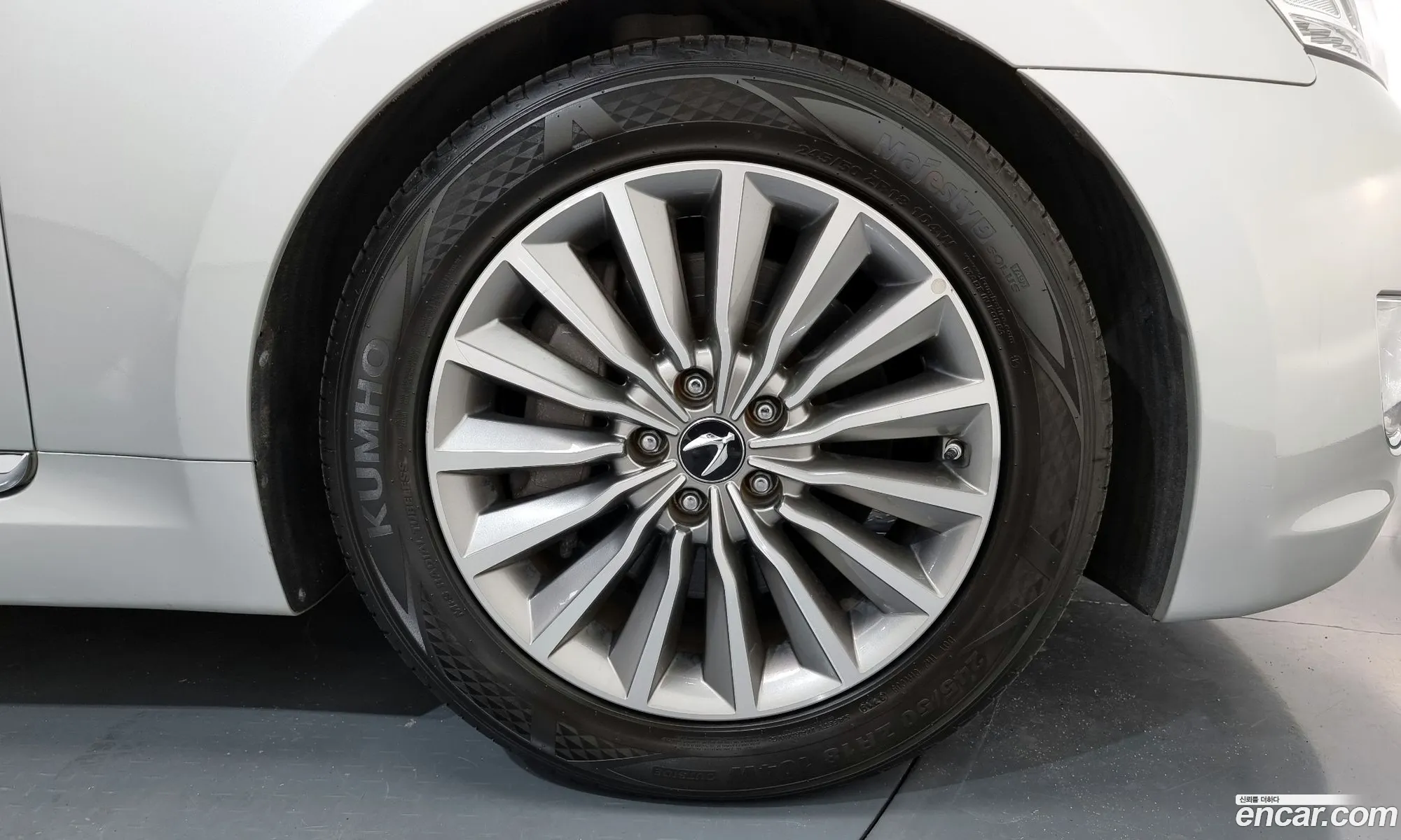 Hyundai Equus 2013 — 12