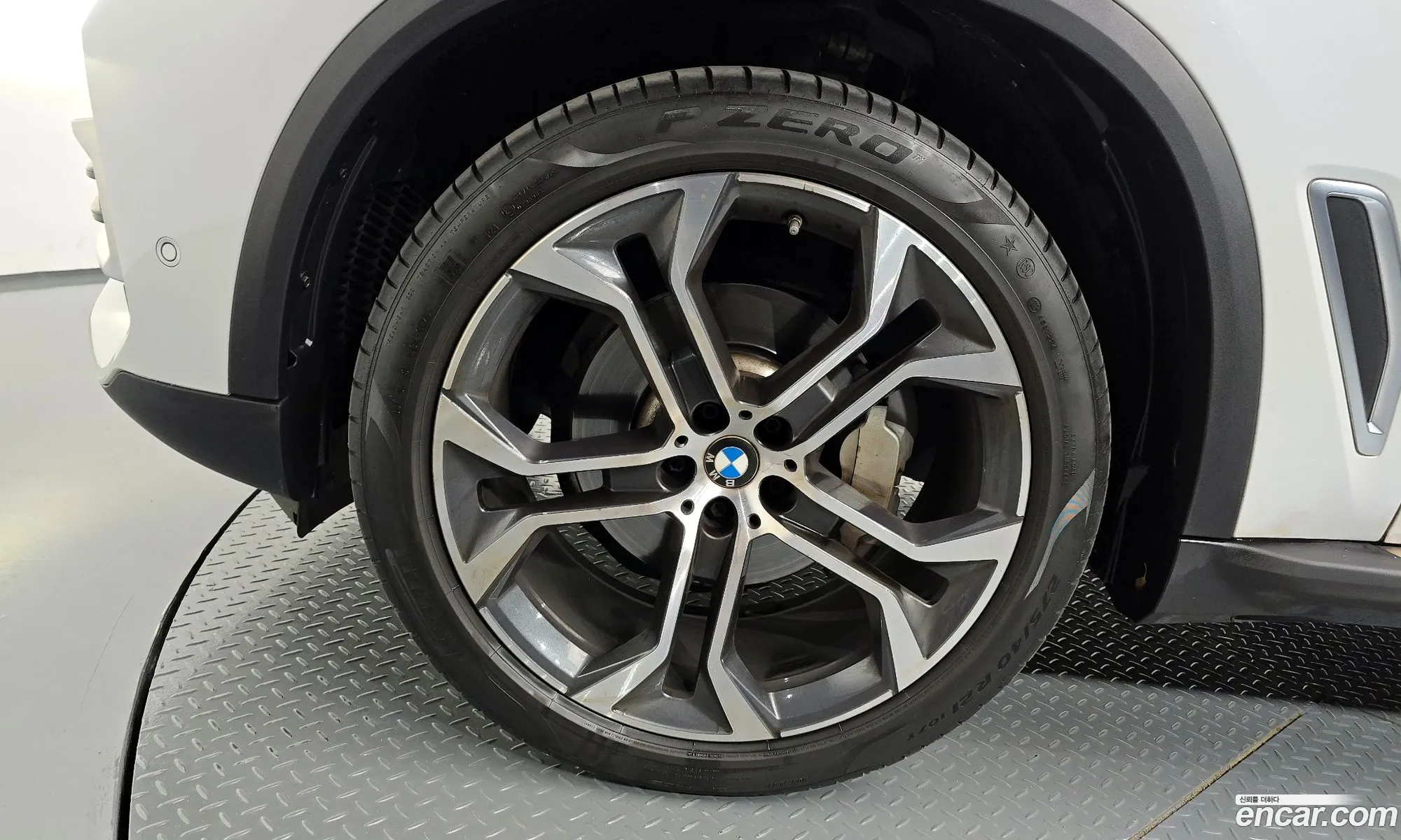 BMW X5 2022 WBACR6106N9K78888 — 18