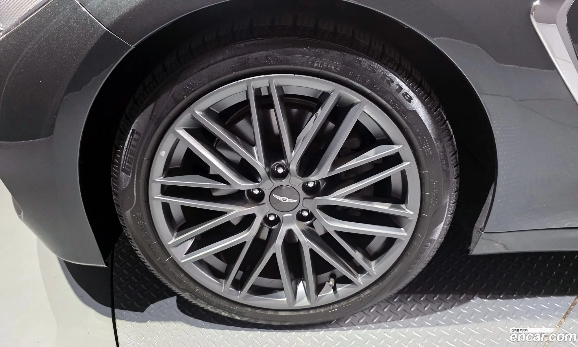 Genesis G70 2018 — 10