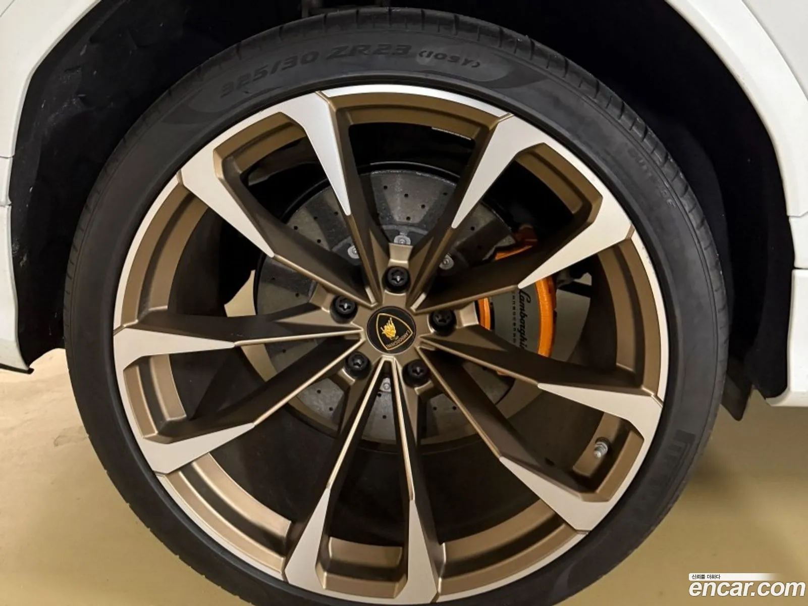 Lamborghini Urus 2023 — 14