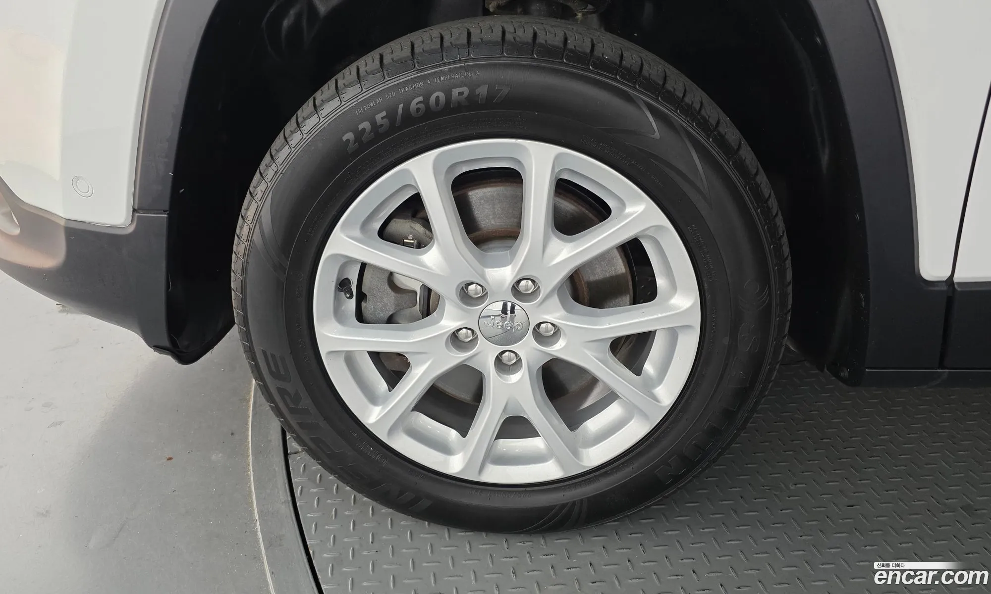 Jeep Cherokee 2016 — 14