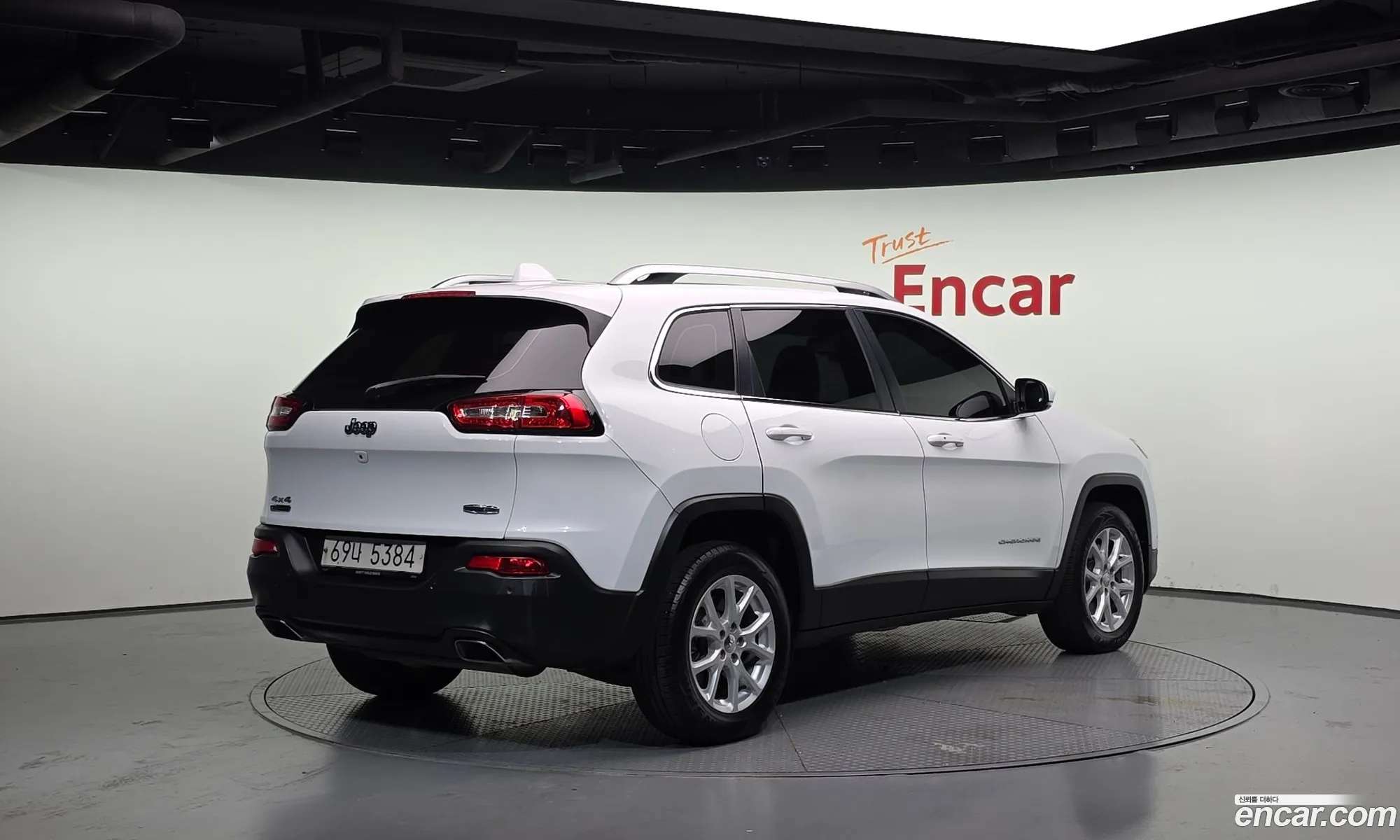 Jeep Cherokee 2016 — 10
