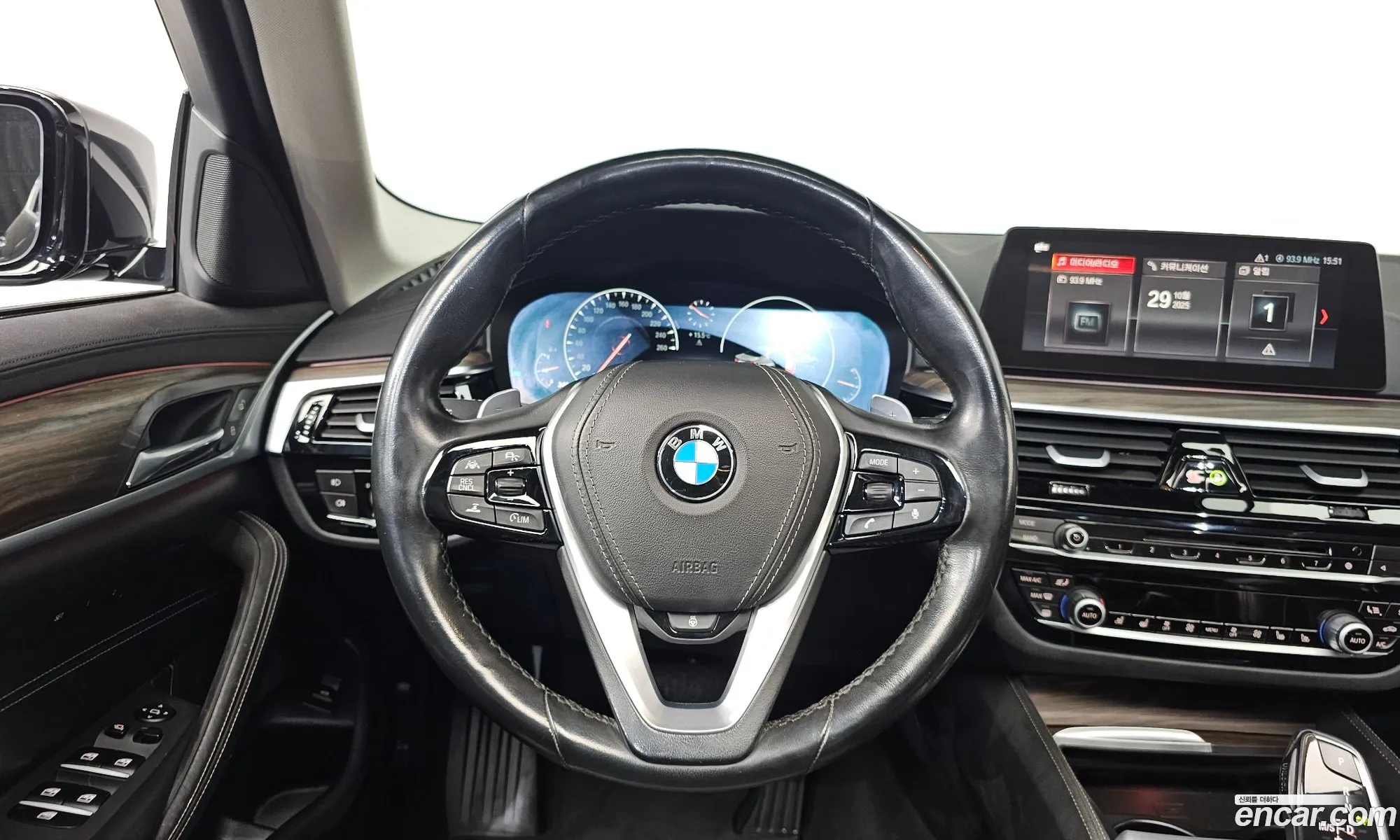 BMW 5 Series 2019 WBAJD9107KB277891 — 4
