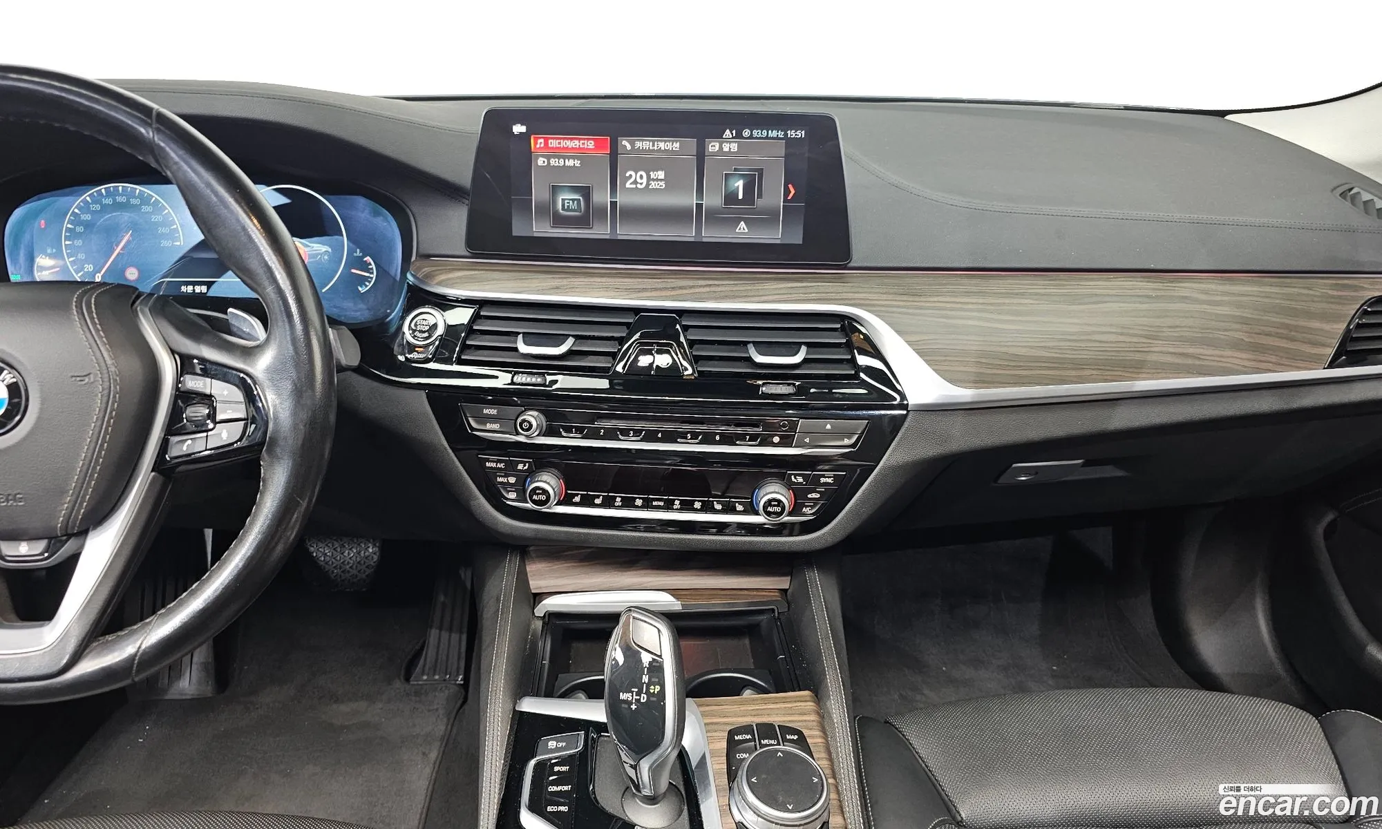 BMW 5 Series 2019 WBAJD9107KB277891 — 19