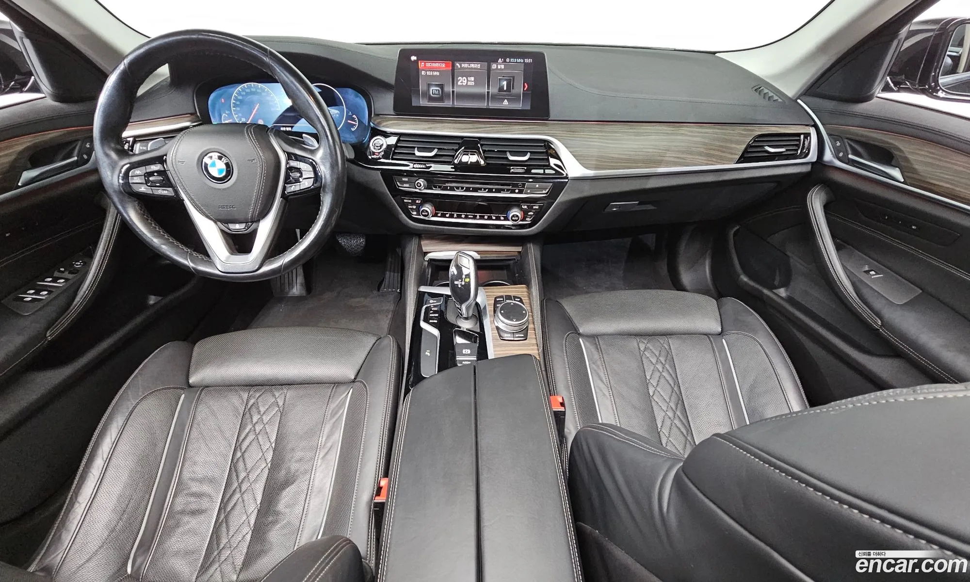 BMW 5 Series 2019 WBAJD9107KB277891 — 8