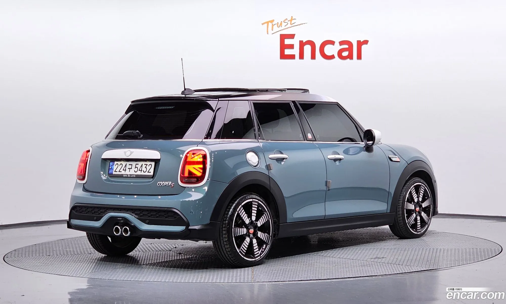 Mini Cooper S 2023 WMW61DK01P2T37459 — 17