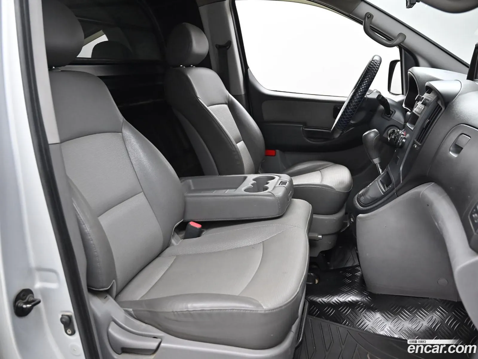 Hyundai Grand Starex 2008 — 2
