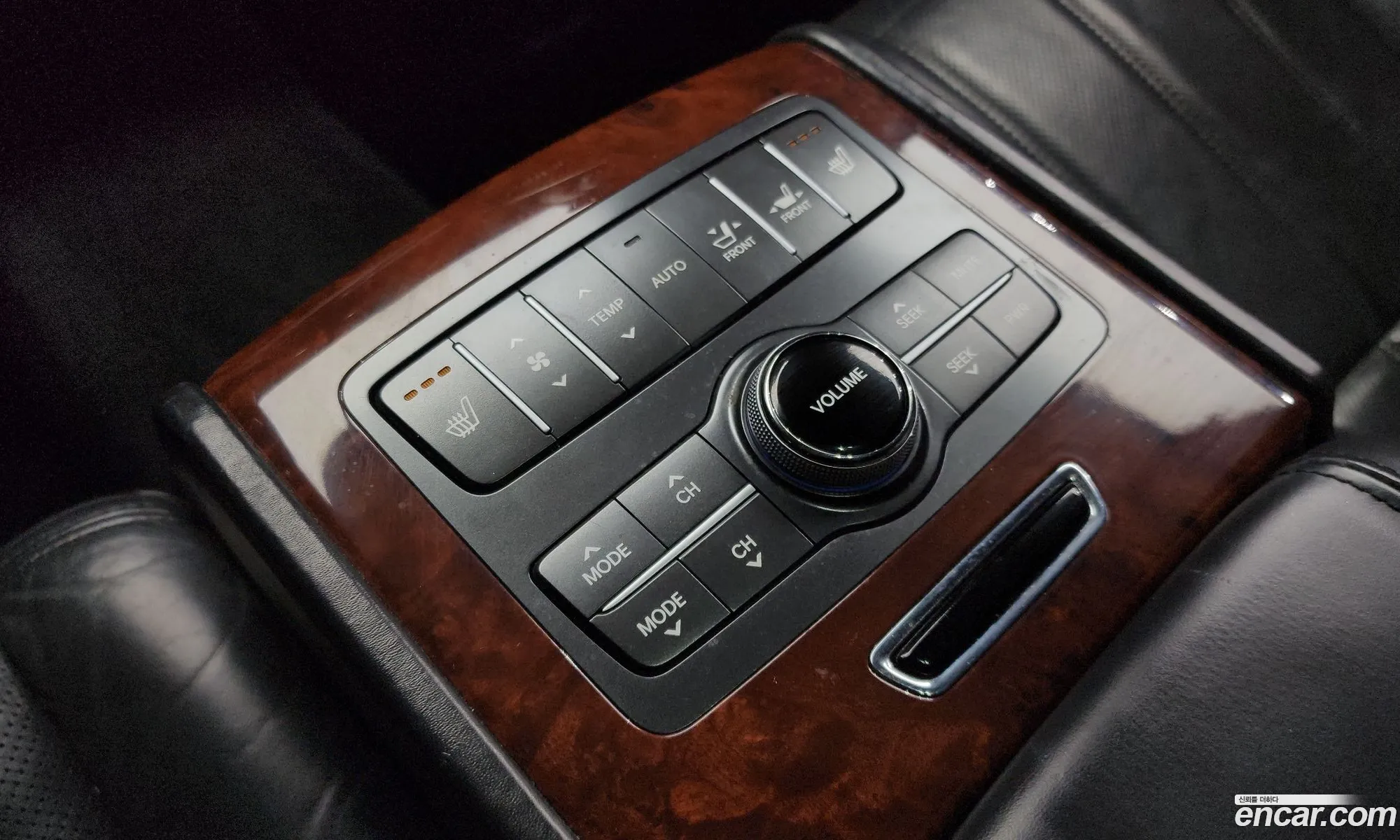 Hyundai Equus 2010 — 7