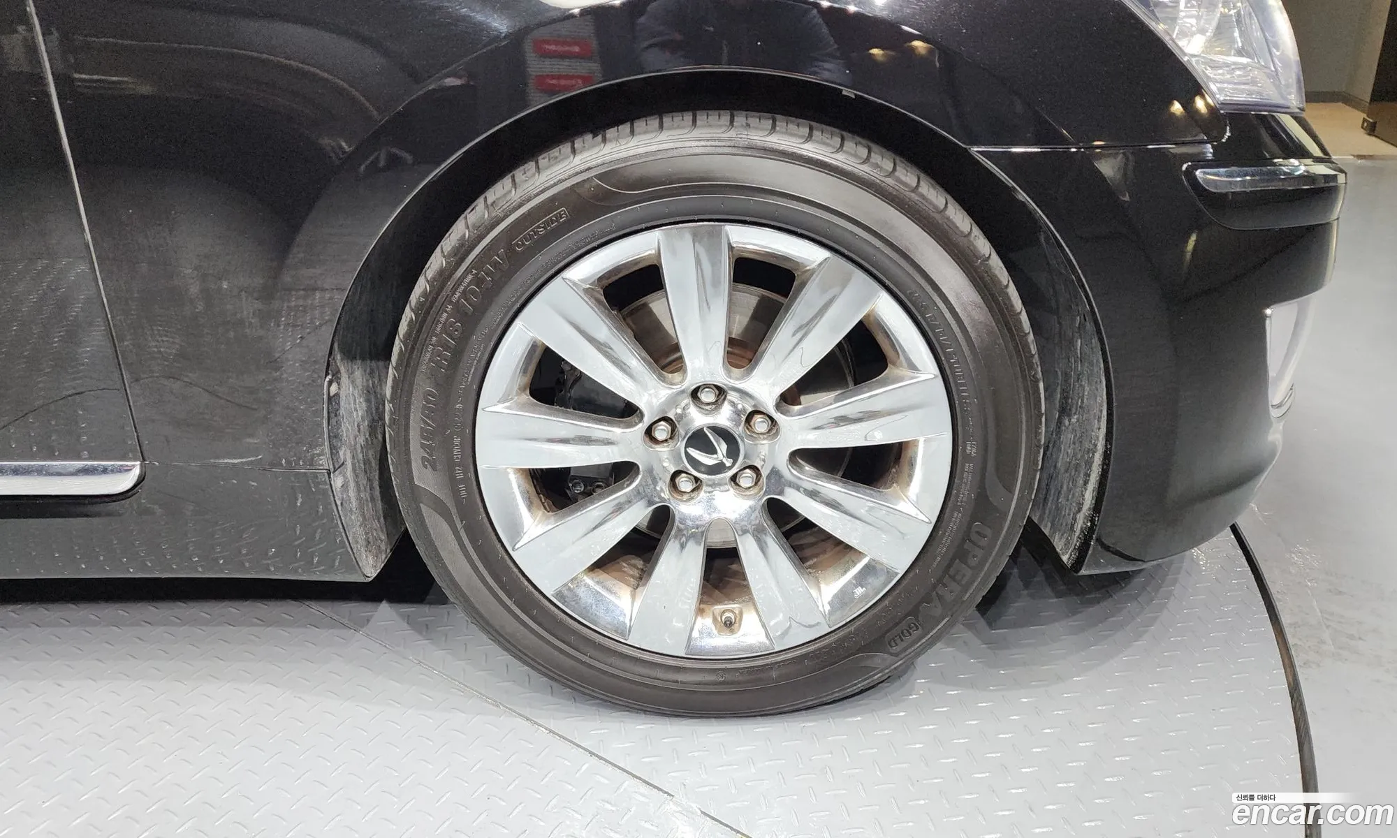Hyundai Equus 2010 — 18