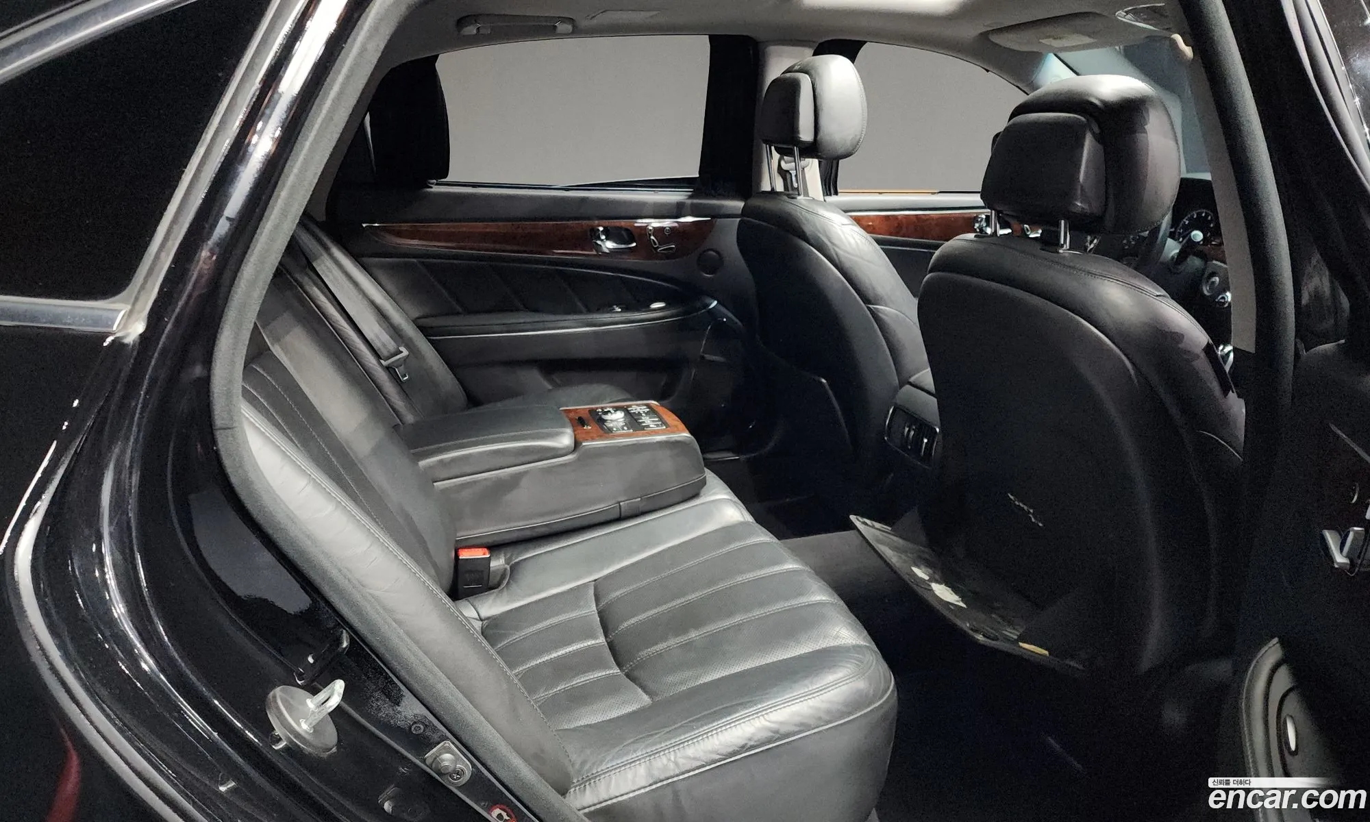 Hyundai Equus 2010 — 15