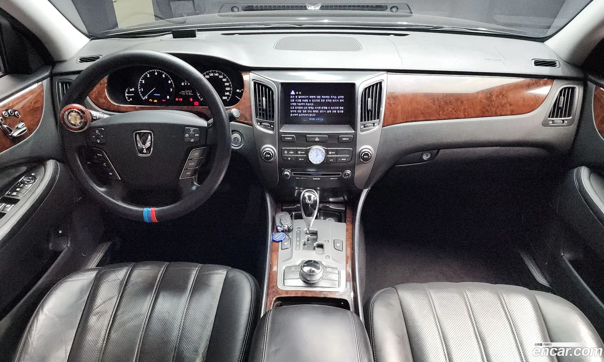 Hyundai Equus 2010 — 11