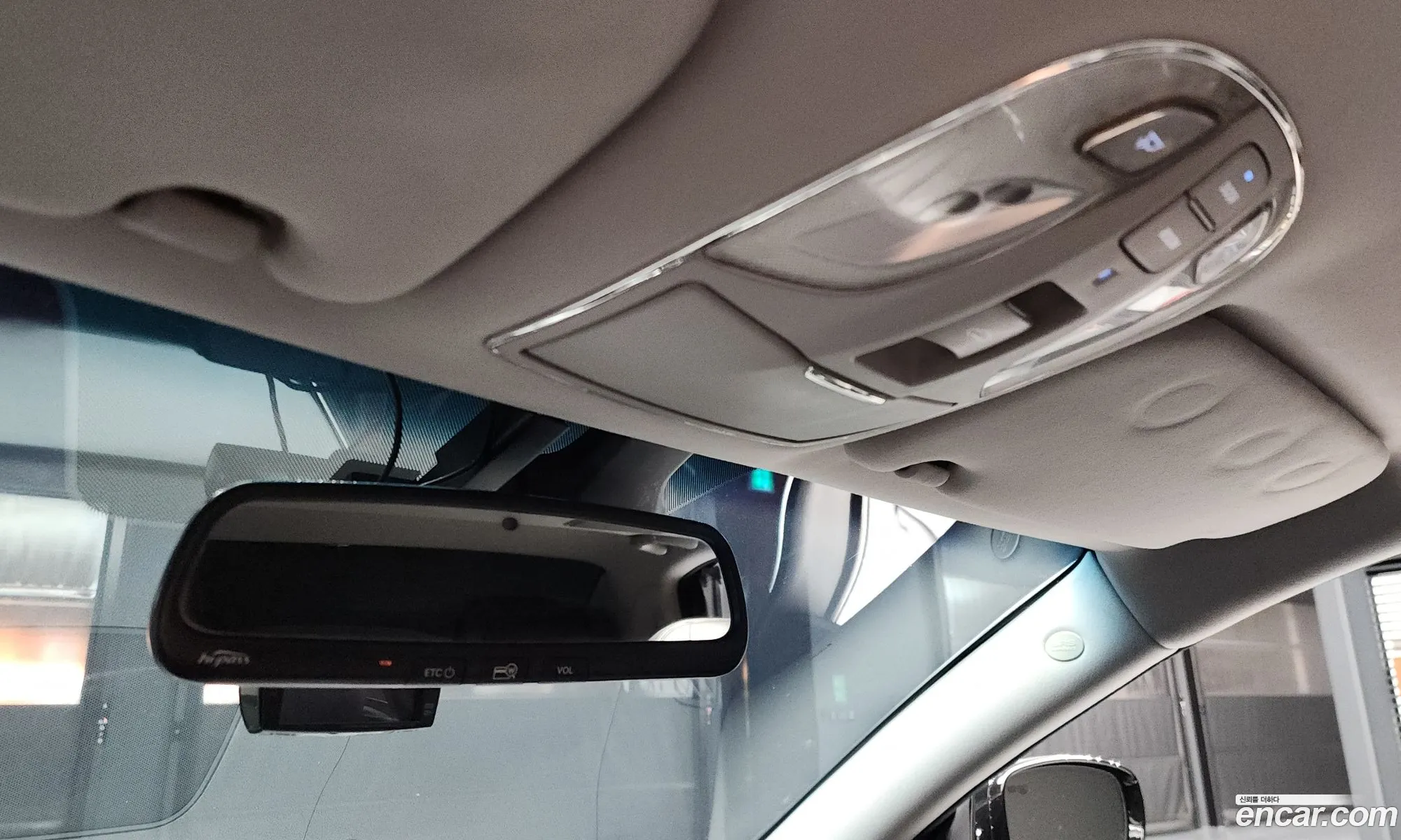 Hyundai Equus 2010 — 19