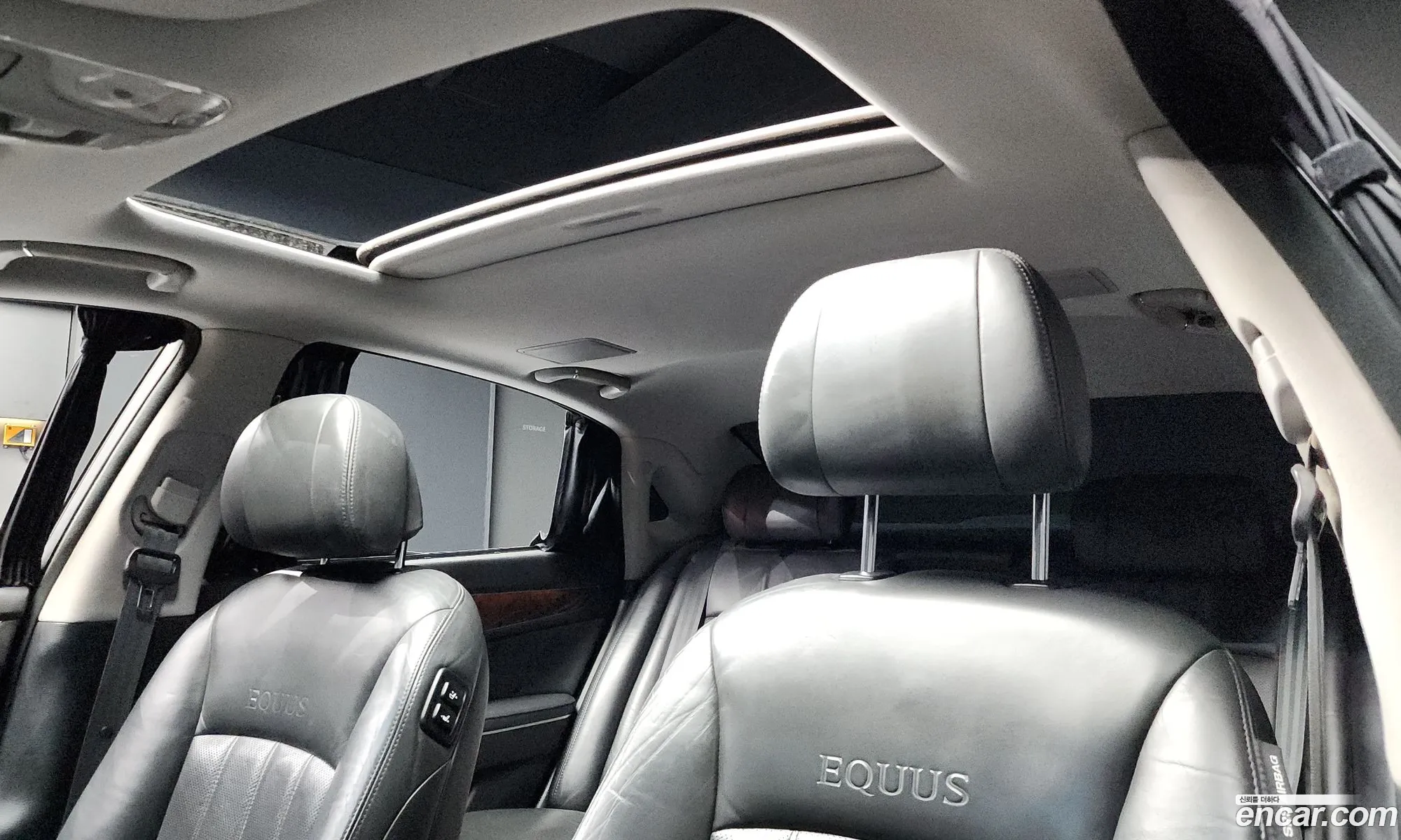 Hyundai Equus 2010 — 3