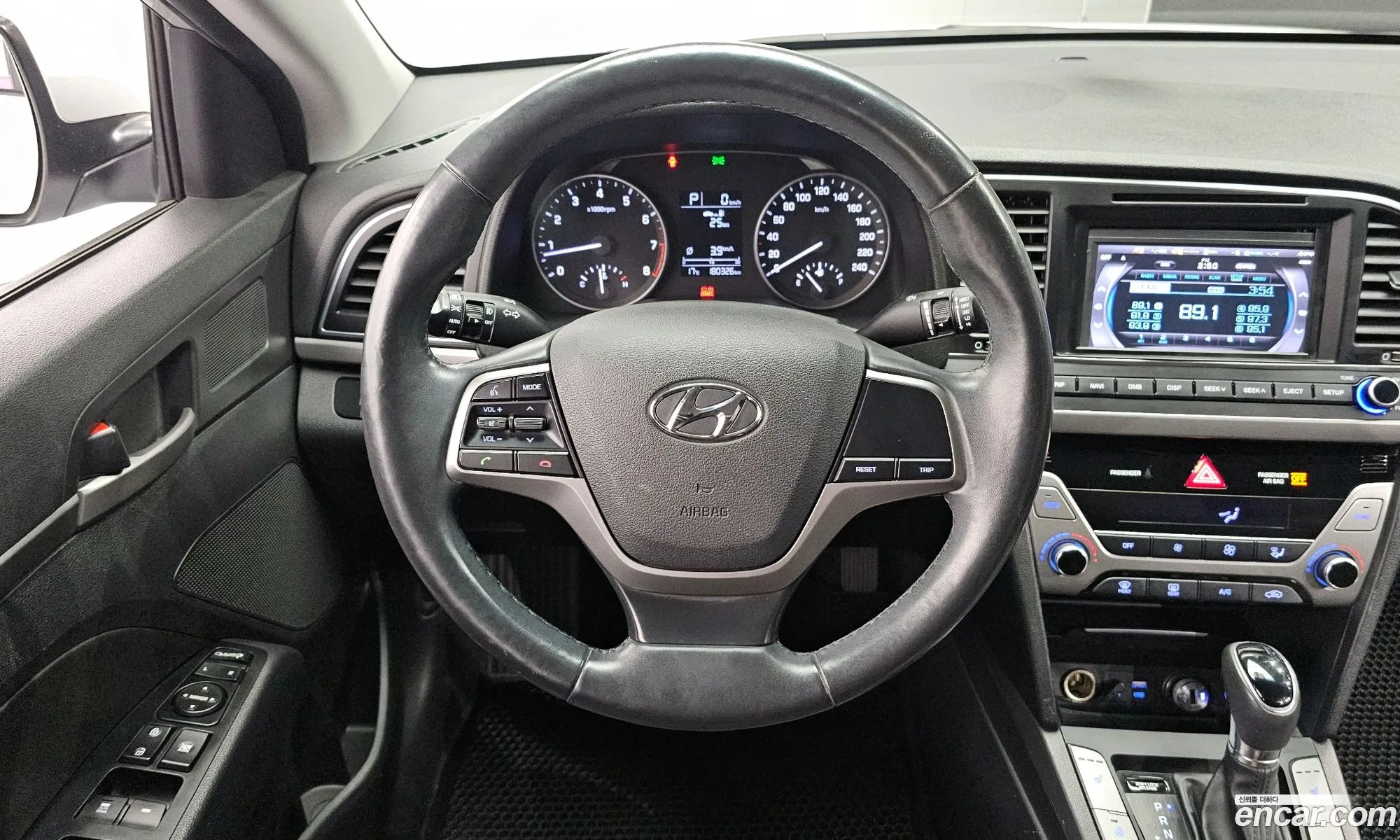 Hyundai Elantra AD 2016 — 3