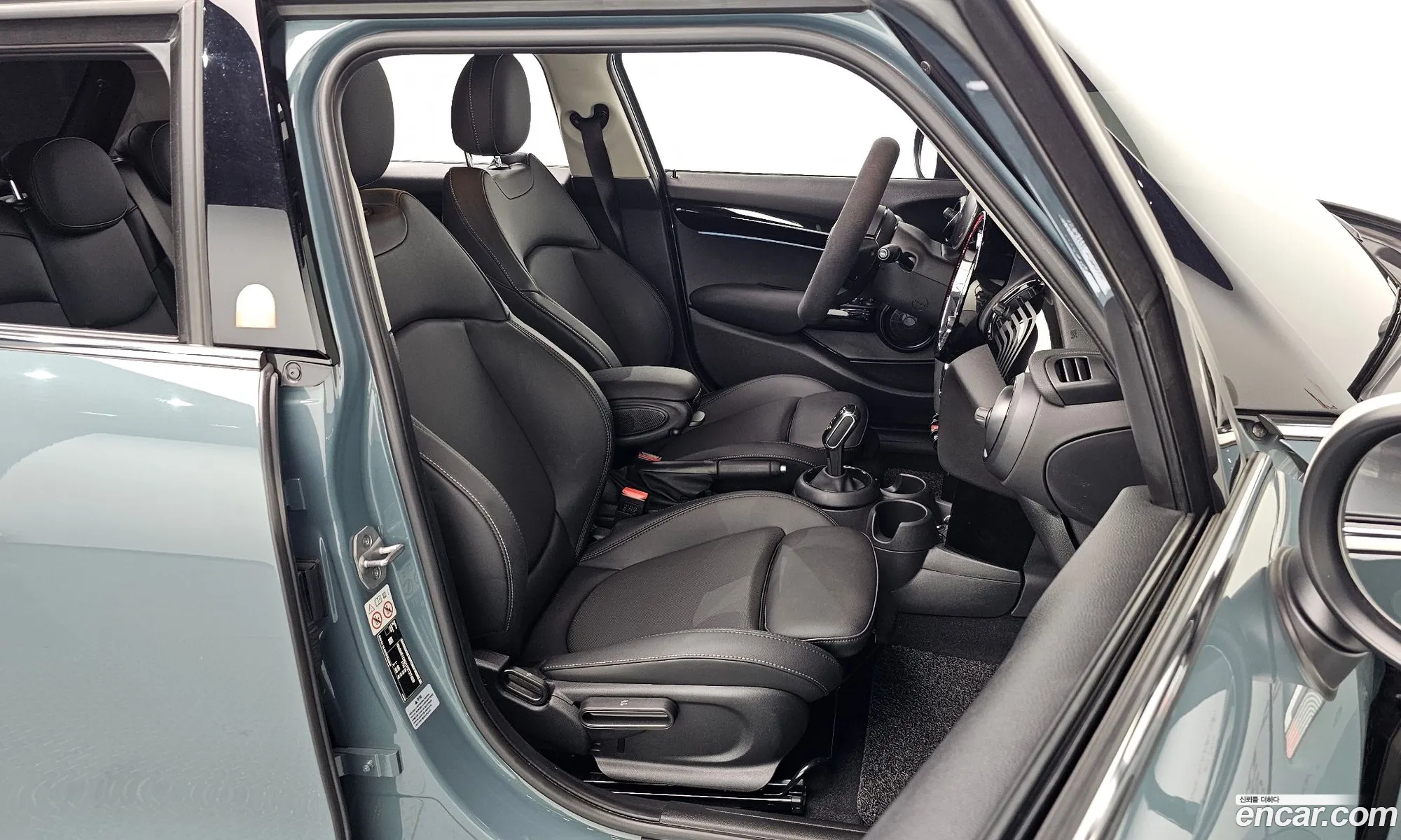 Mini Cooper S 2023 WMW61DK01P2T37459 — 7