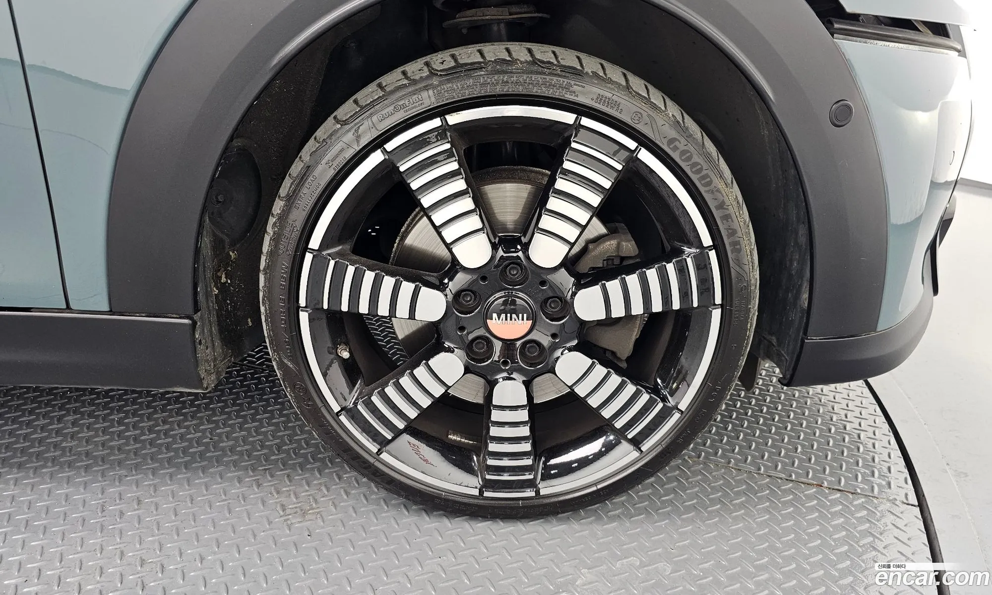 Mini Cooper S 2023 WMW61DK01P2T37459 — 4