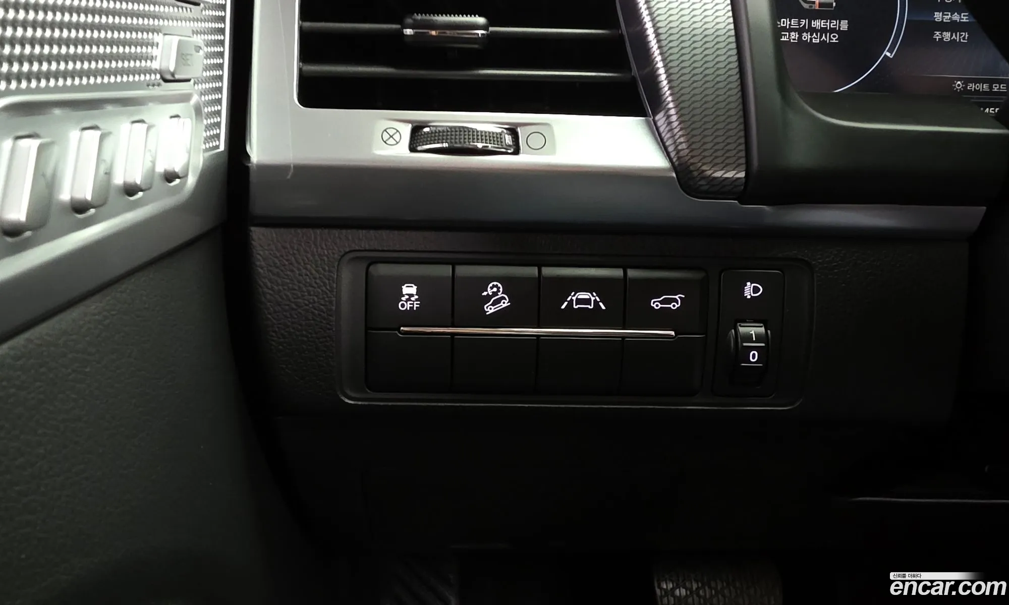 KG Mobility (SsangYong) Rexton 2020 — 19