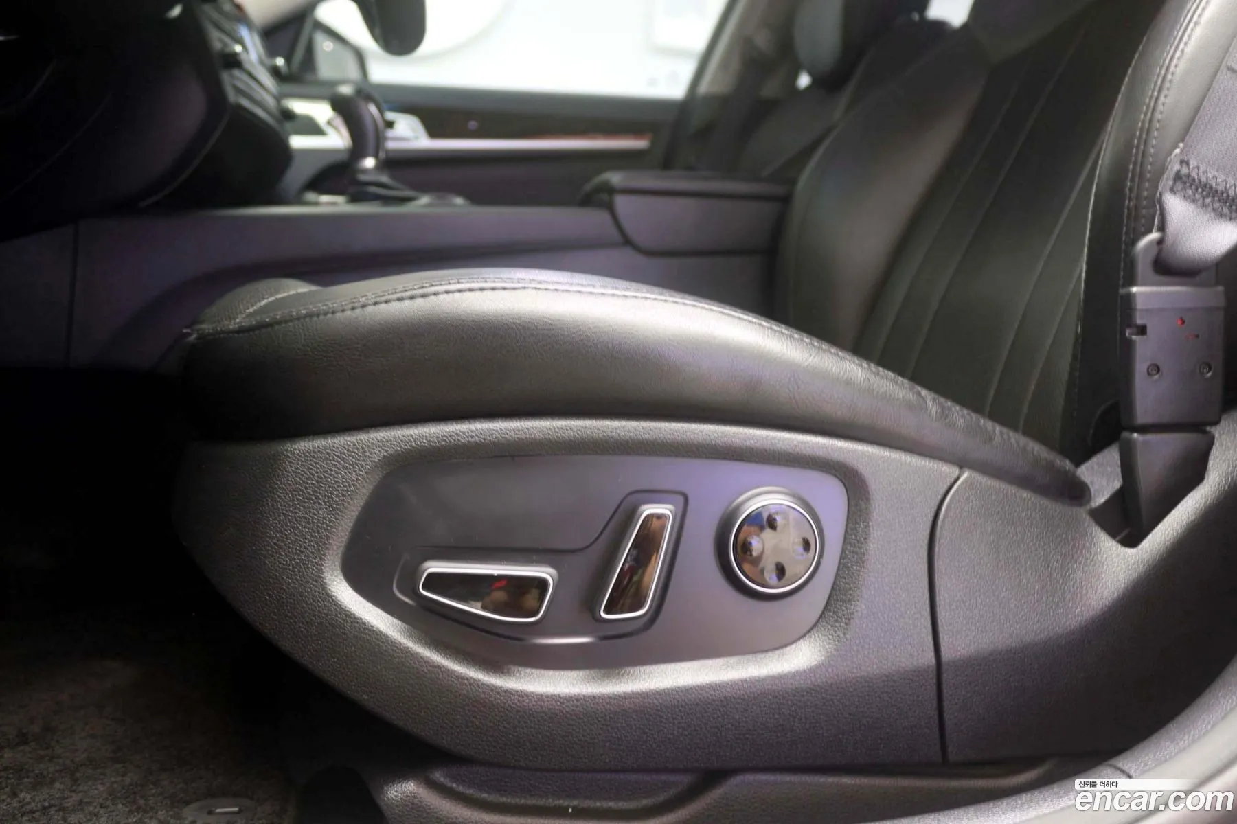Hyundai Genesis DH 2015 — 16