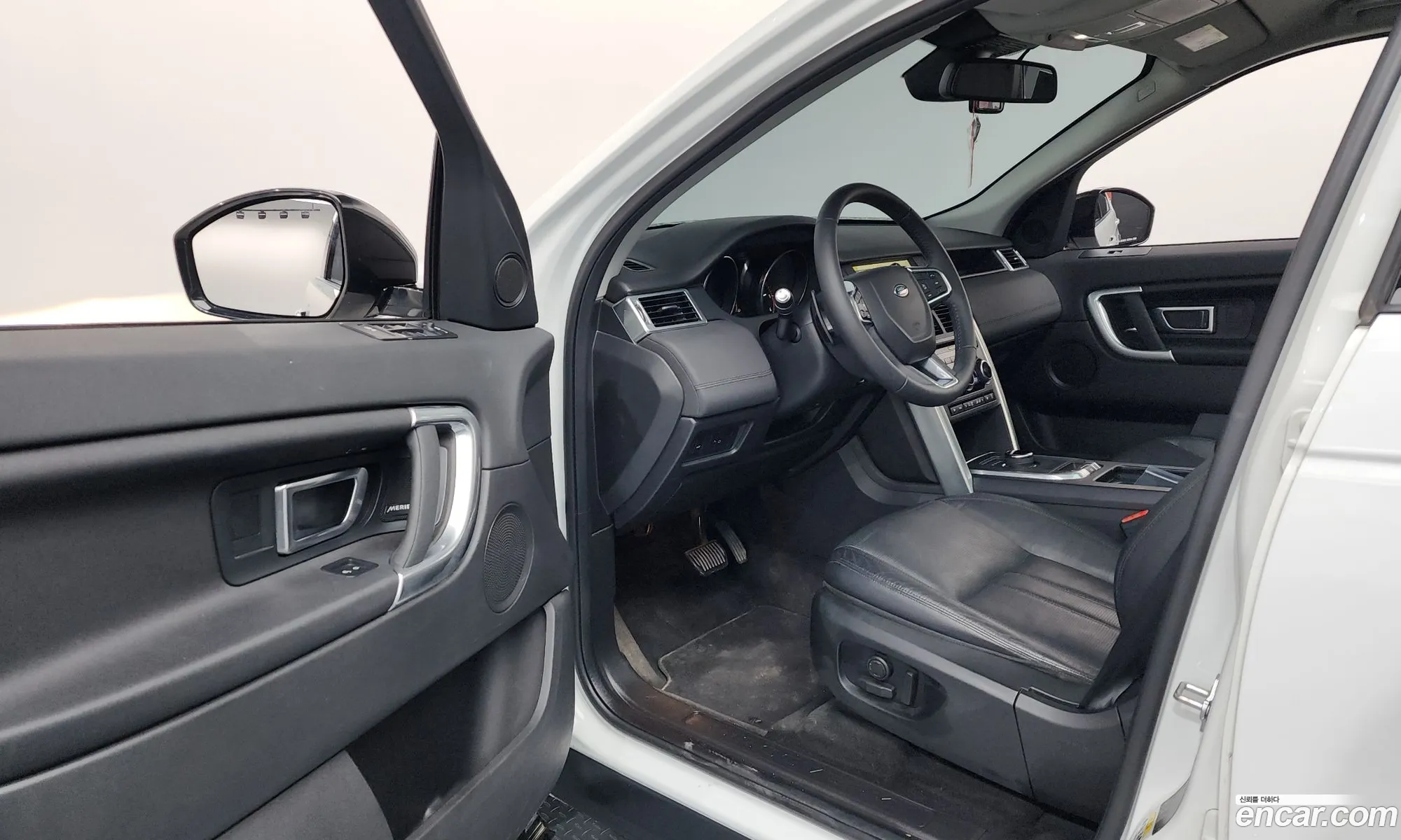 Land Rover Discovery Sport 2017 — 11