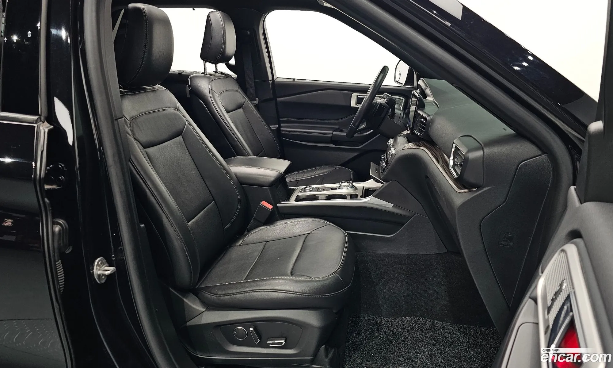 Ford Explorer 6th Gen 2020 1FMSK8FHXLGA86830 — 10