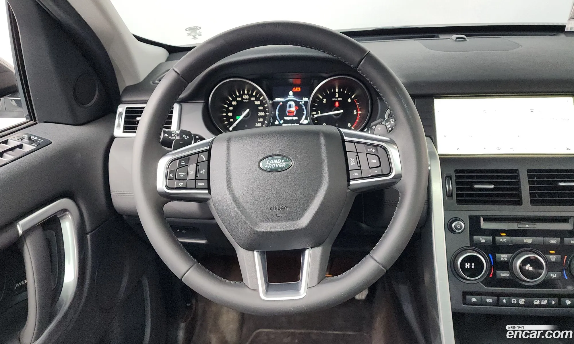 Land Rover Discovery Sport 2017 — 16