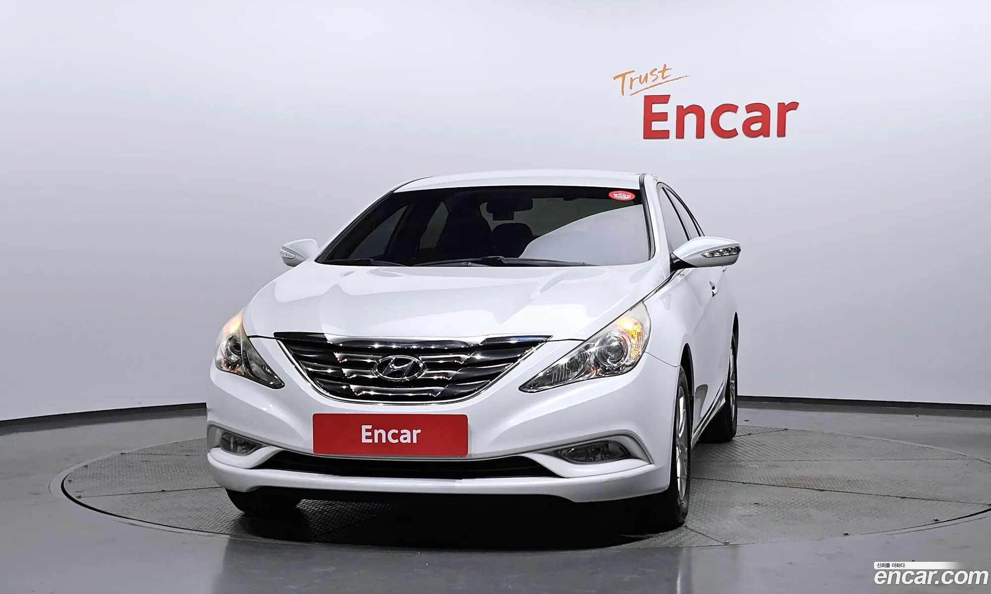Hyundai YF Sonata 2010 — 15