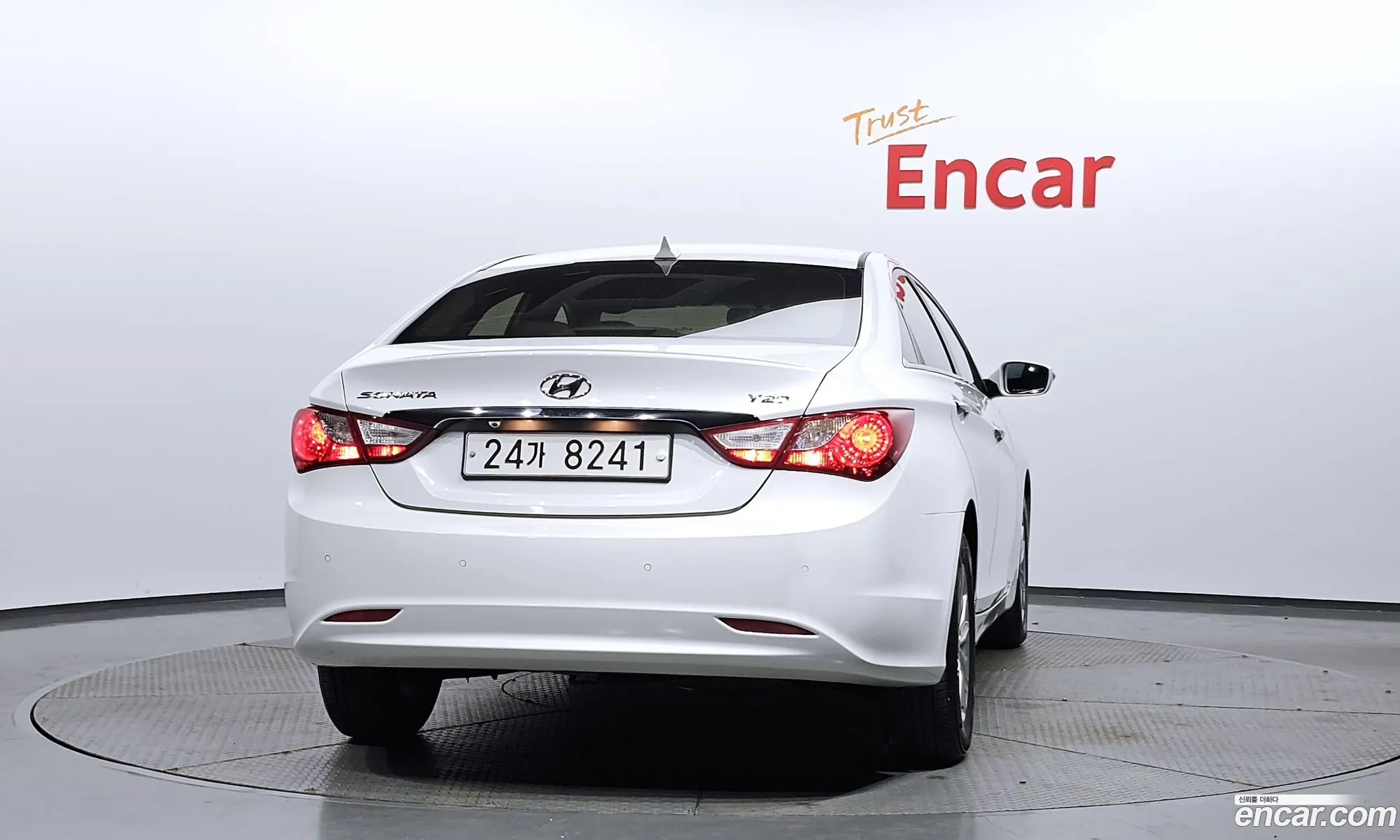 Hyundai YF Sonata 2010 — 3