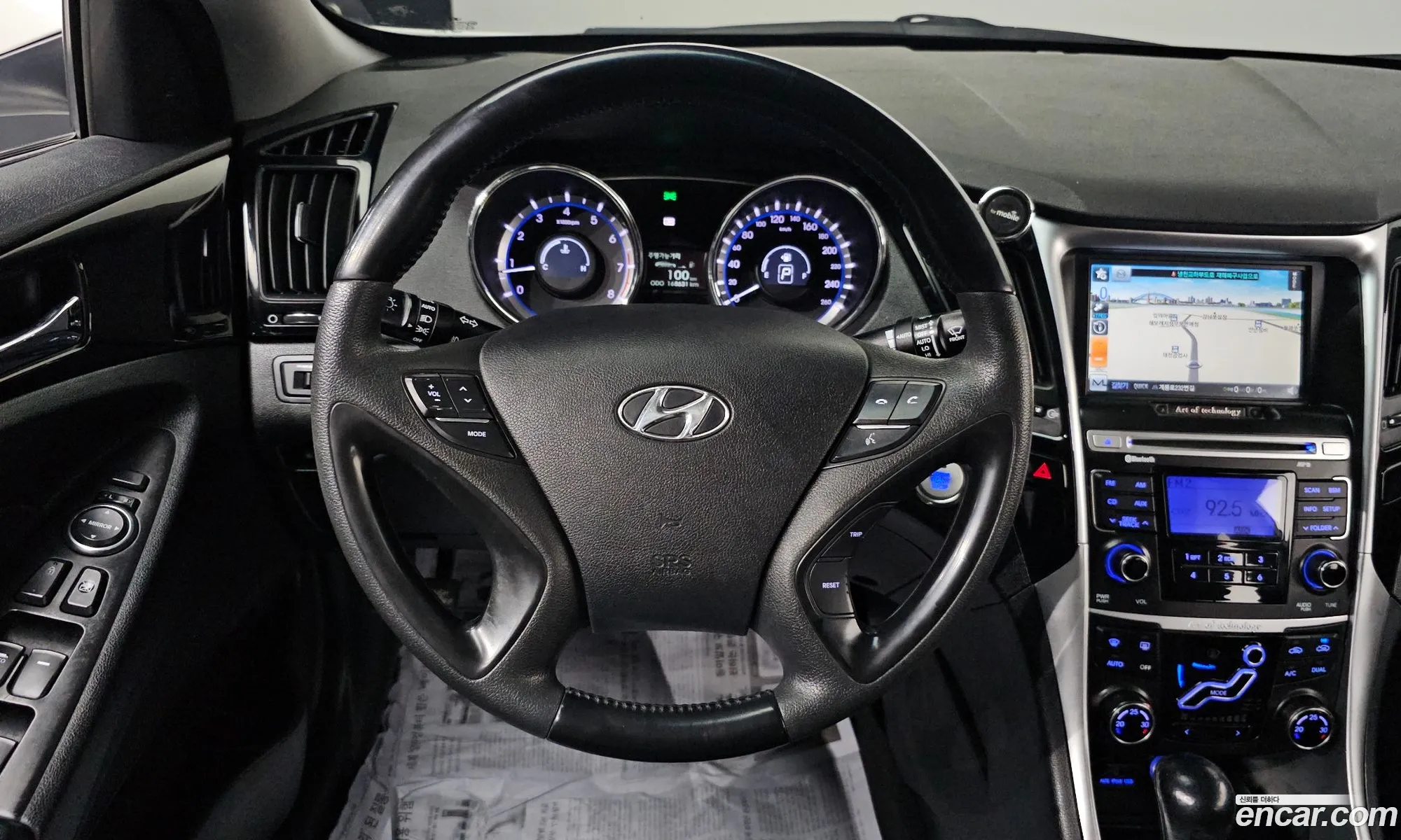 Hyundai YF Sonata 2010 — 19