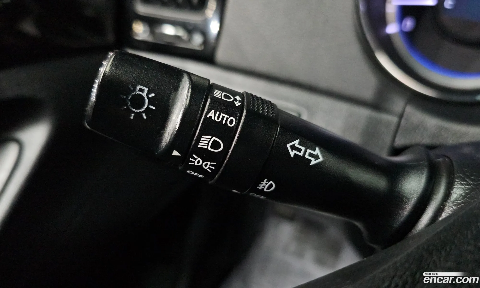 Hyundai YF Sonata 2010 — 16