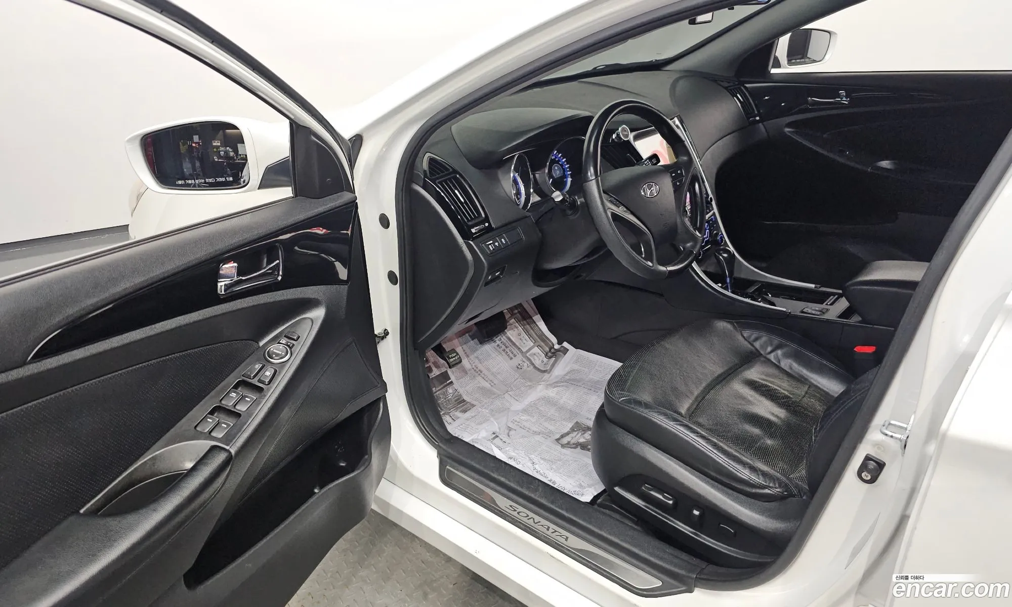 Hyundai YF Sonata 2010 — 6